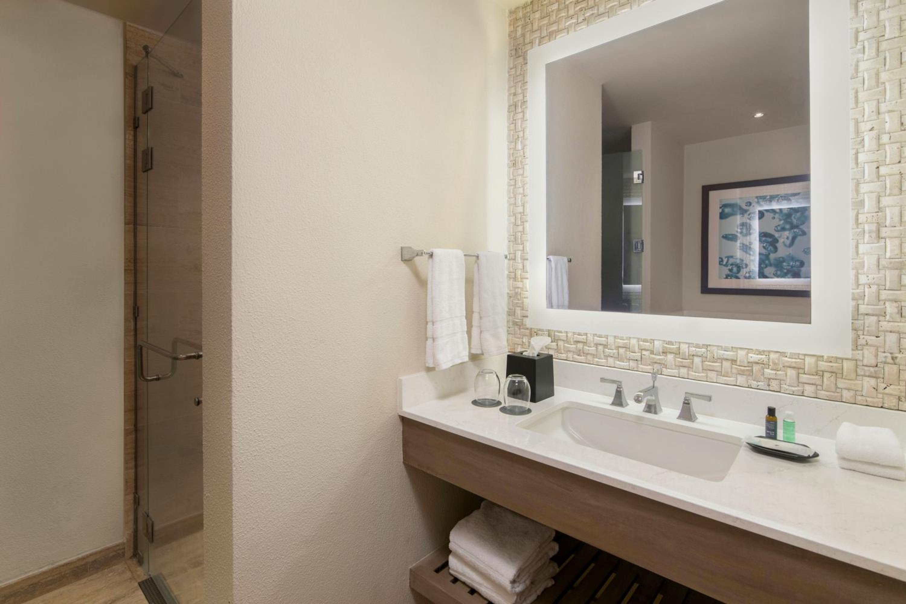 Traditional, Guest room, 2 Double, Sea view thumbnail 6