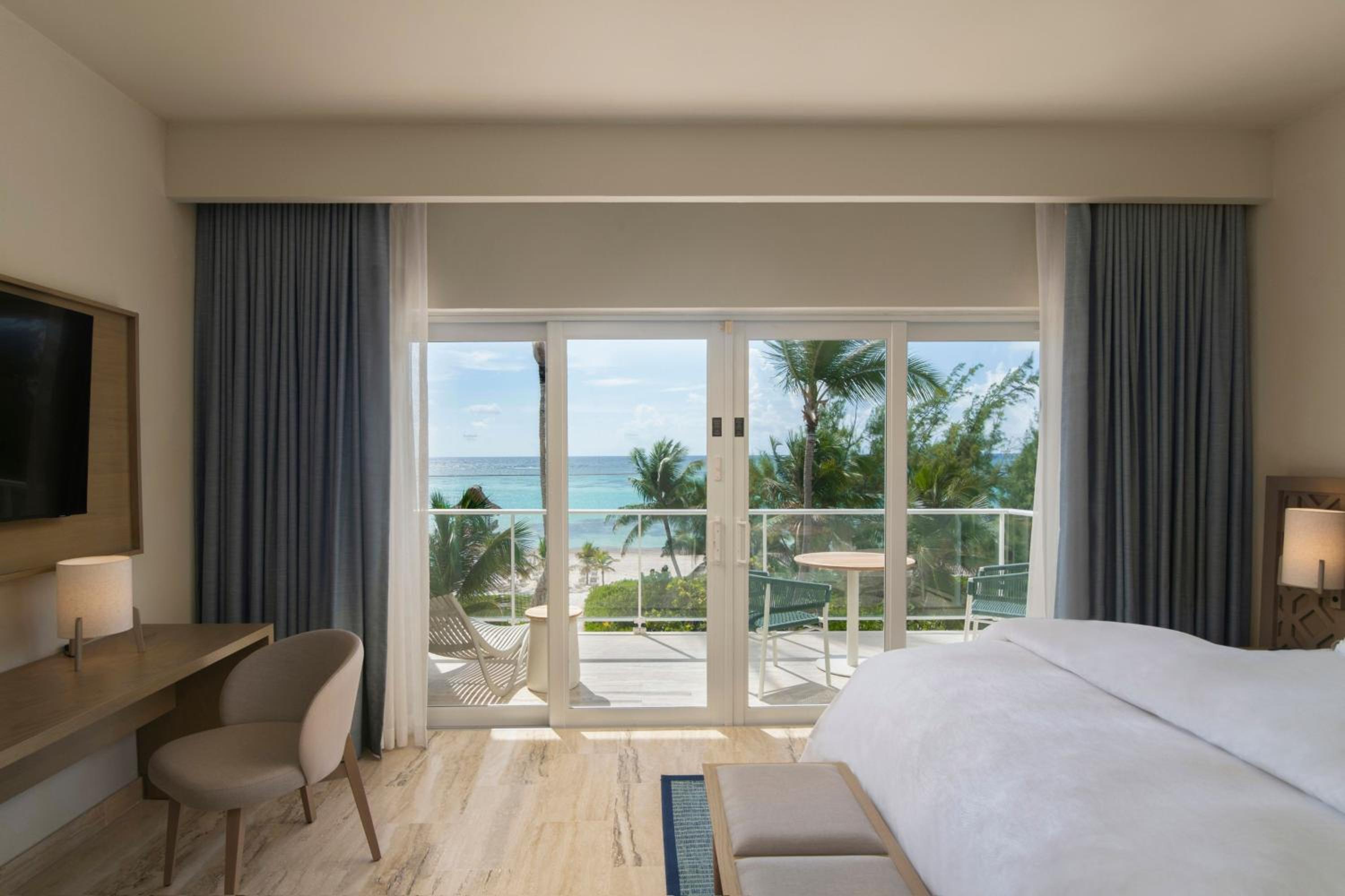 Suite, Suite, 1 King, Sea view