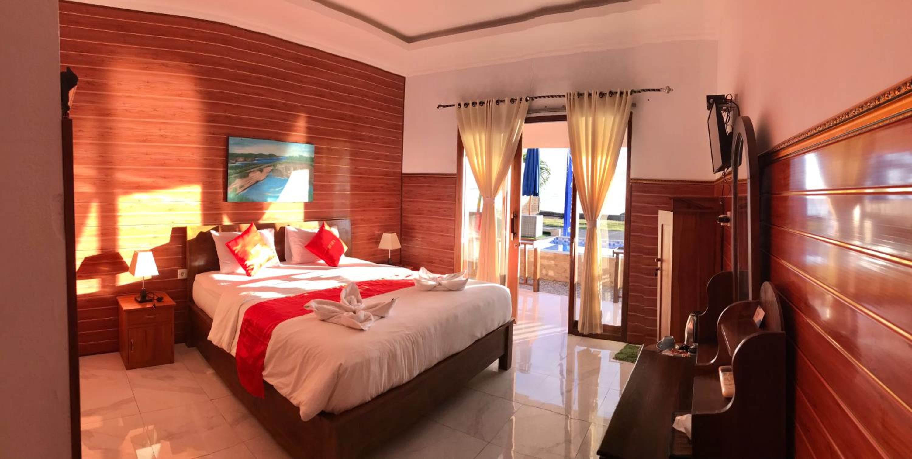 Double Room with Pool View - Photo 13