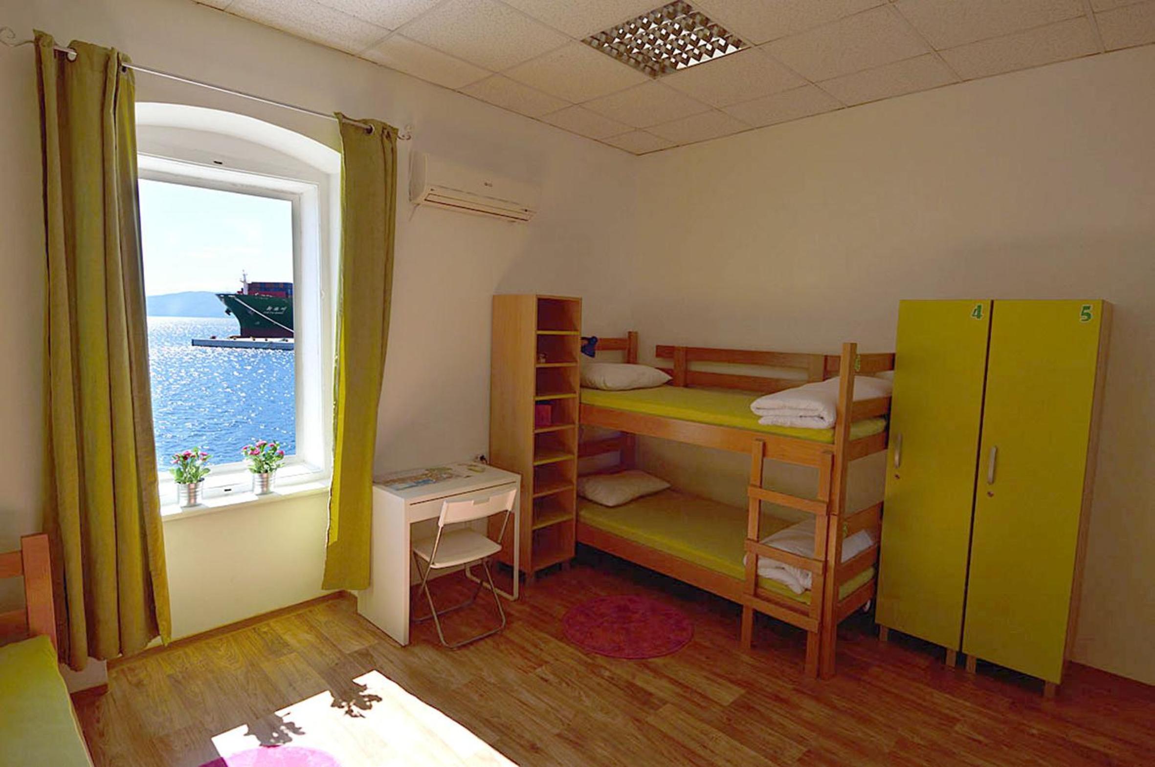 Bunk Bed in Mixed Dormitory Room photo 1