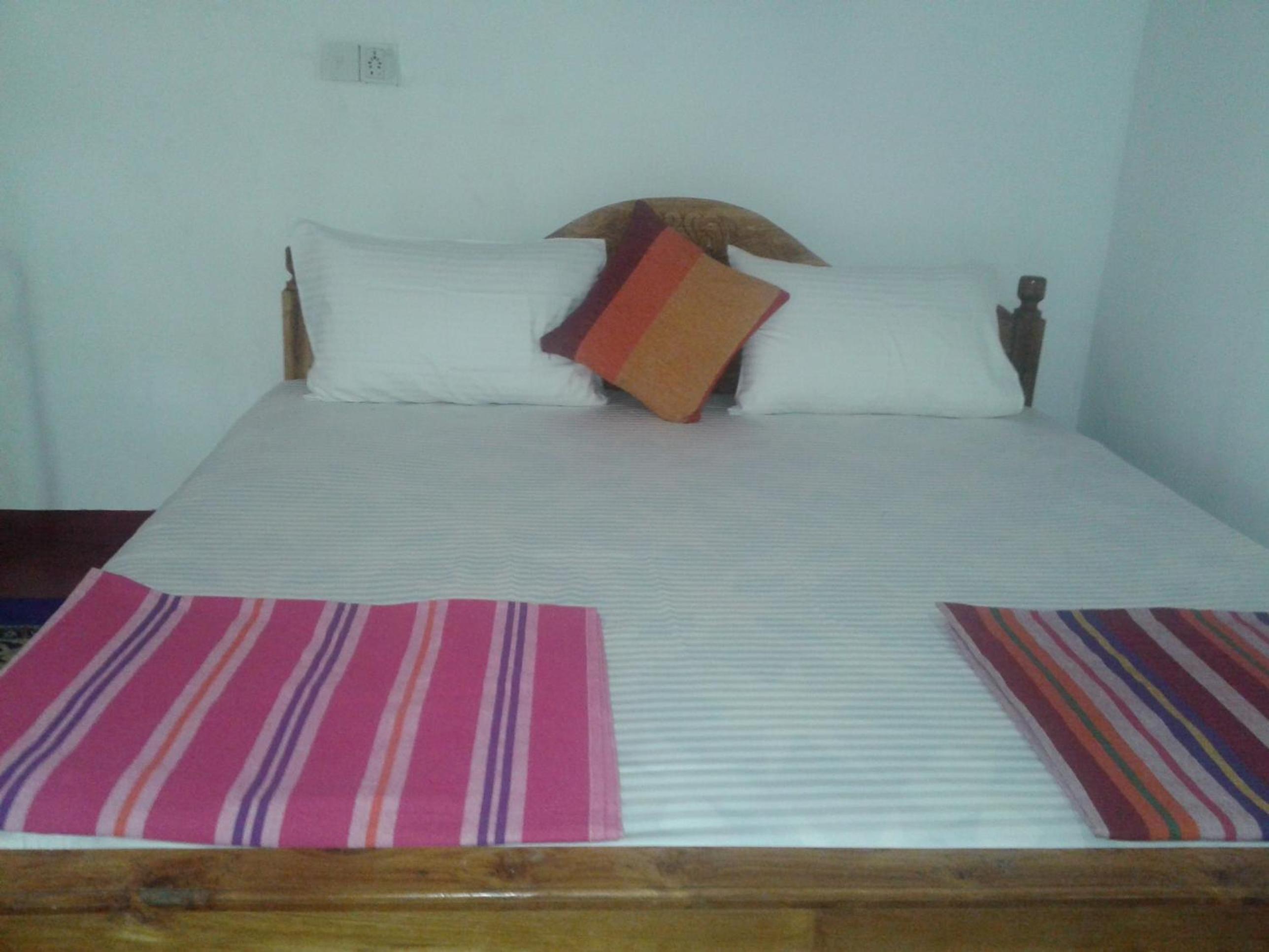 Budget Double Room photo 3