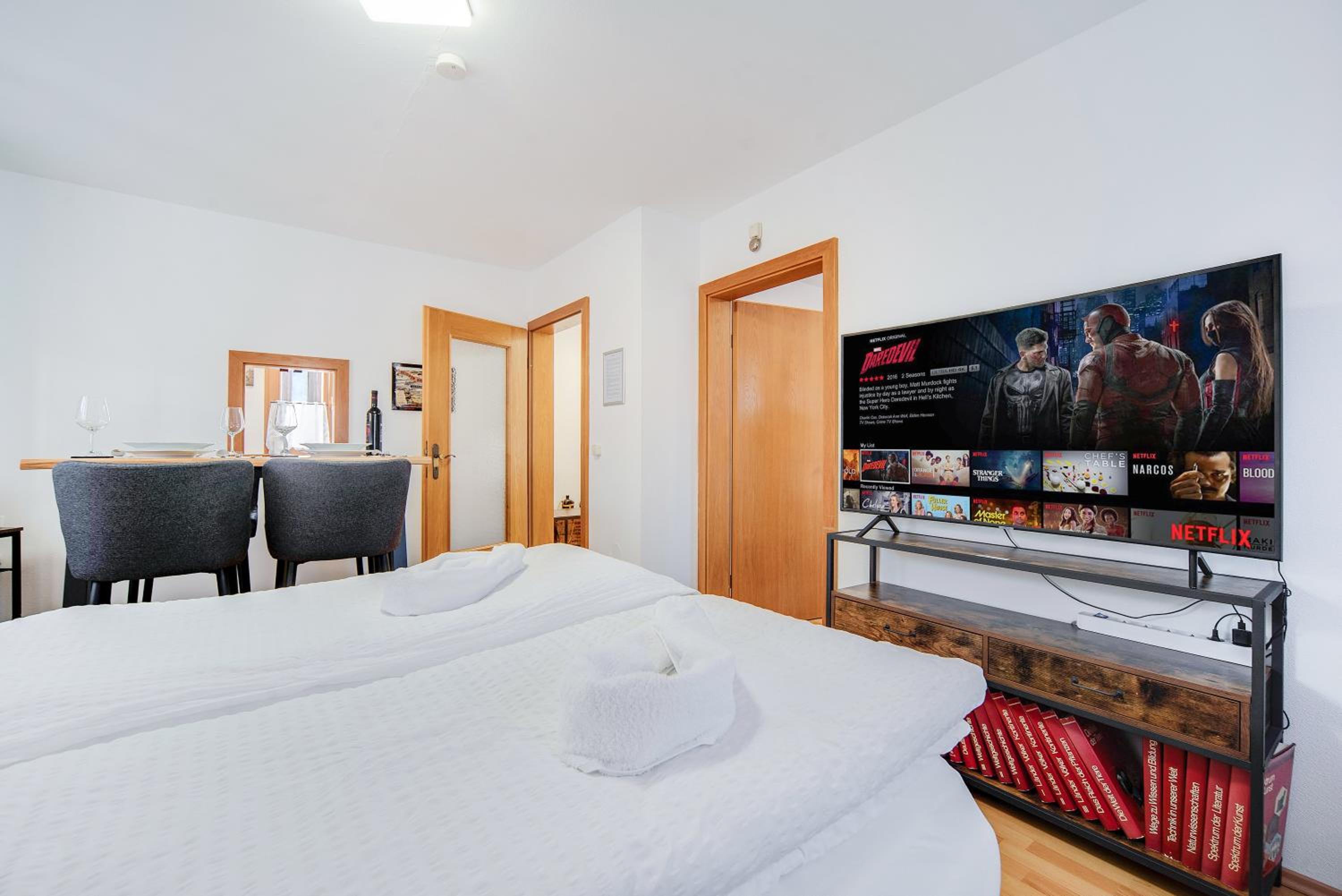 One-Bedroom Apartment photo 1