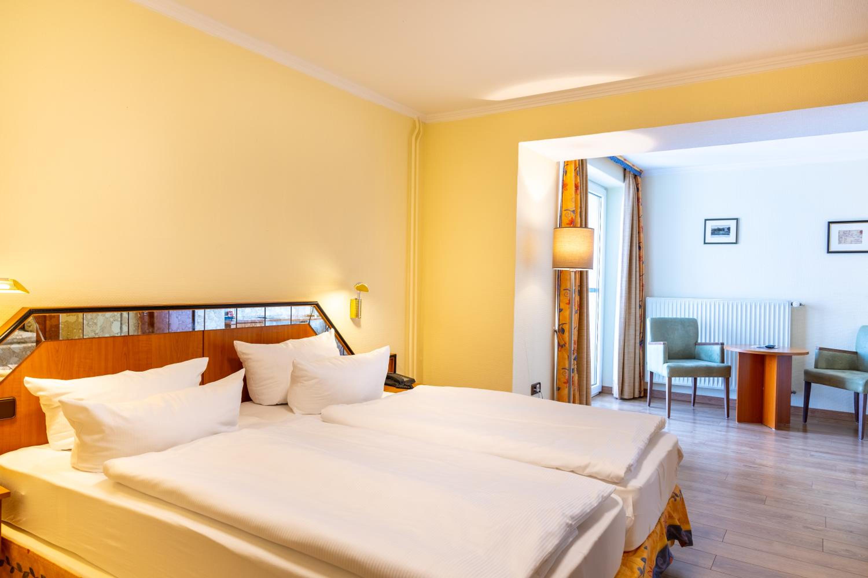 Standard Double Room - Photo 17