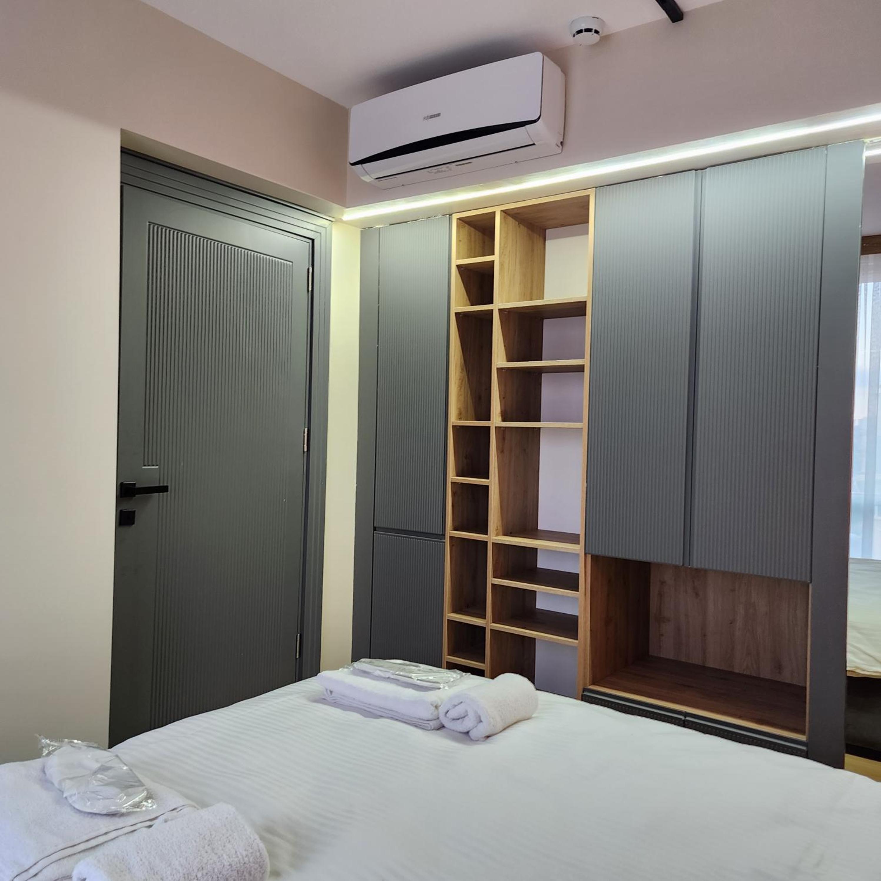 One-Bedroom Apartment photo 2
