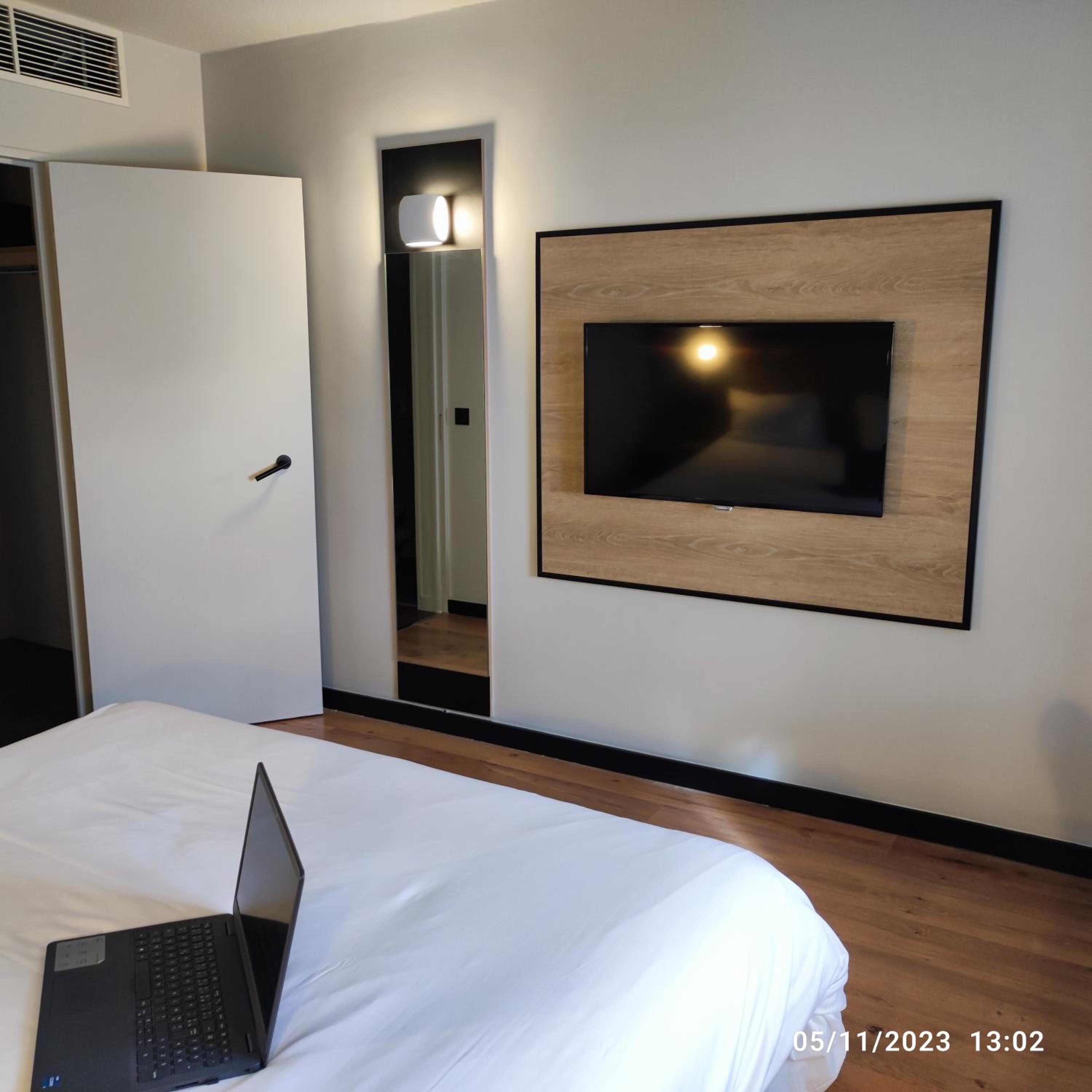 Standard Double Room - Photo 3