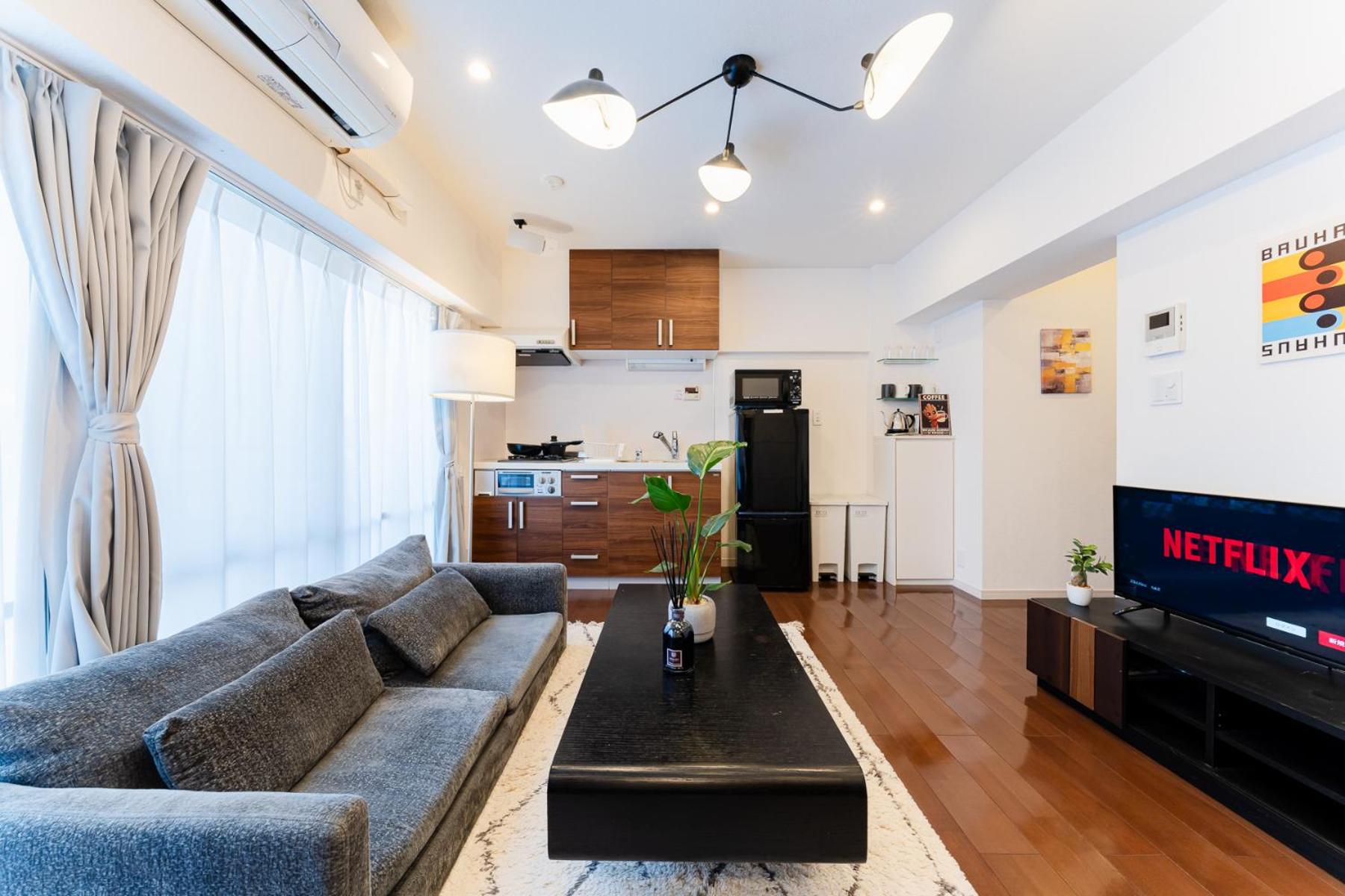 One-Bedroom Apartment photo 1