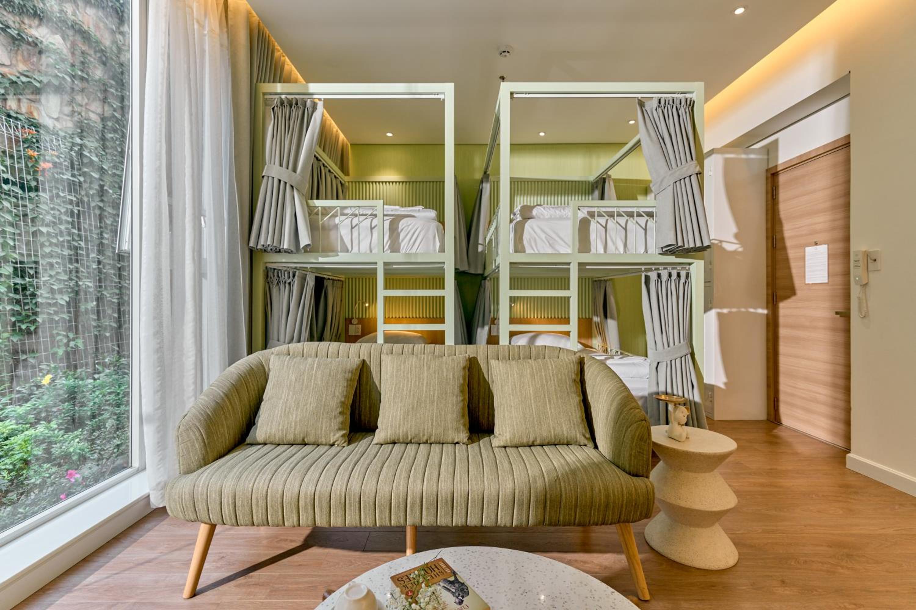 4-Bed Mixed Dormitory Room photo 2