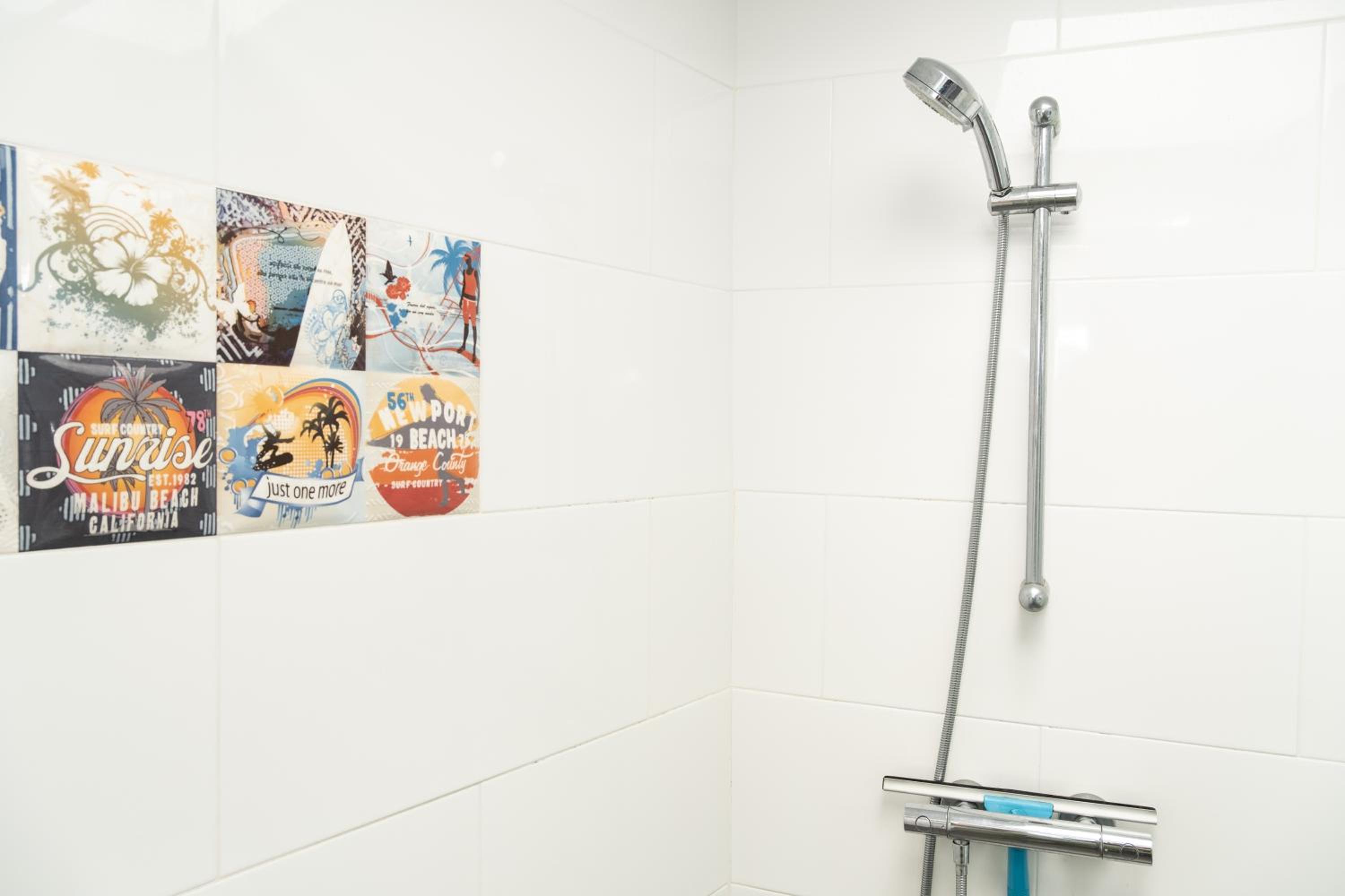 Double Room with Private Bathroom - Photo 14