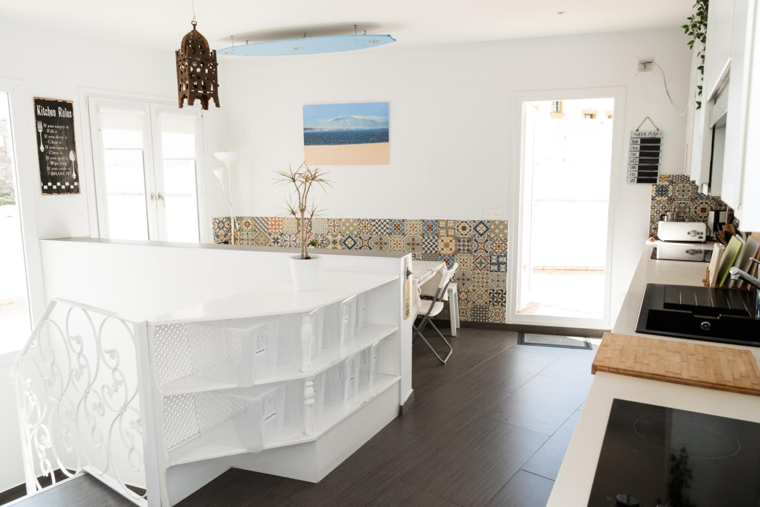 Double Room with Private Bathroom - Photo 12