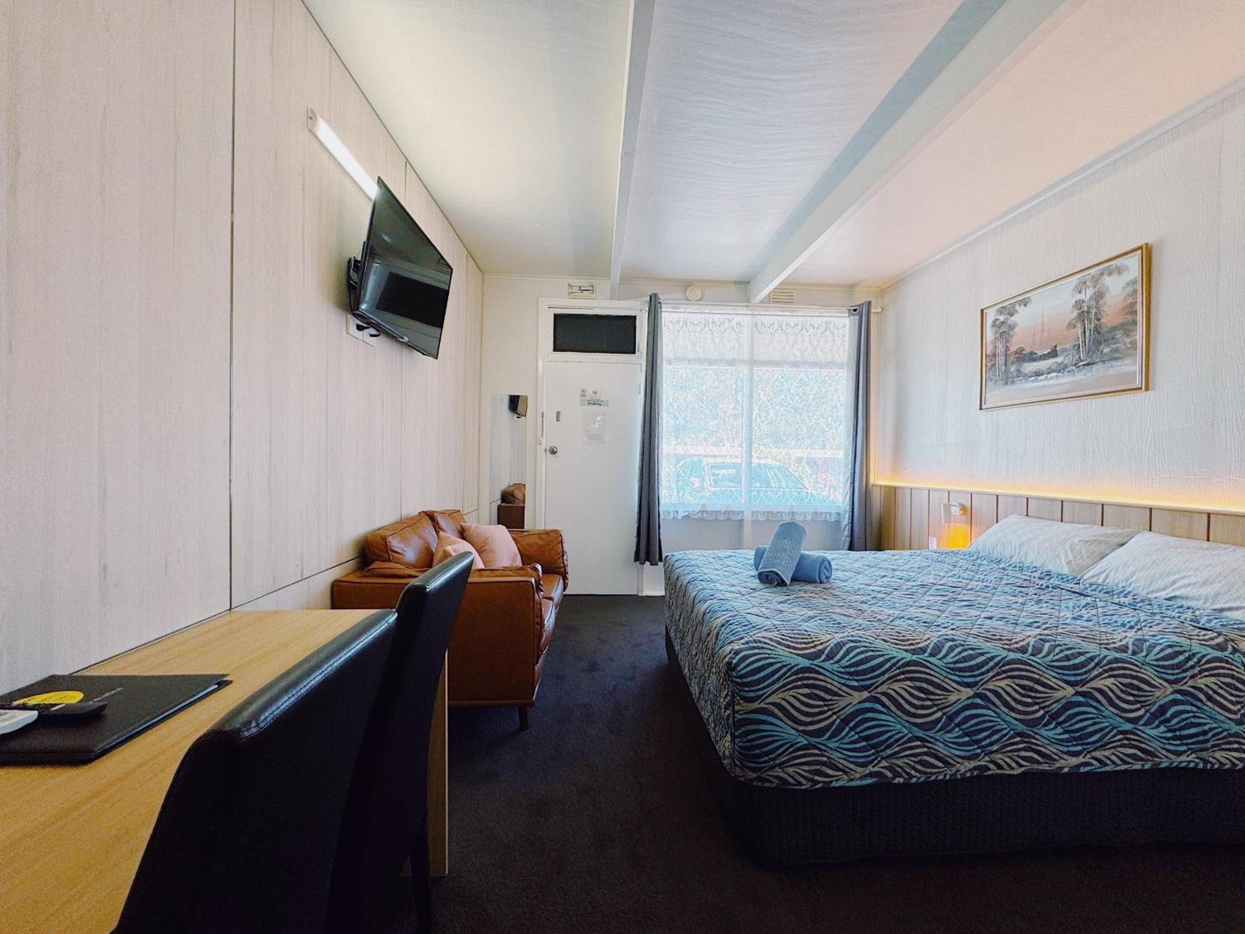 Queen Room photo 1