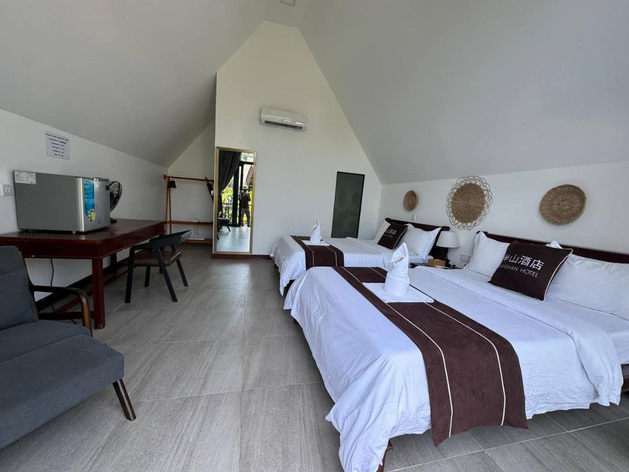 Double or Twin Room with Terrace photo 1