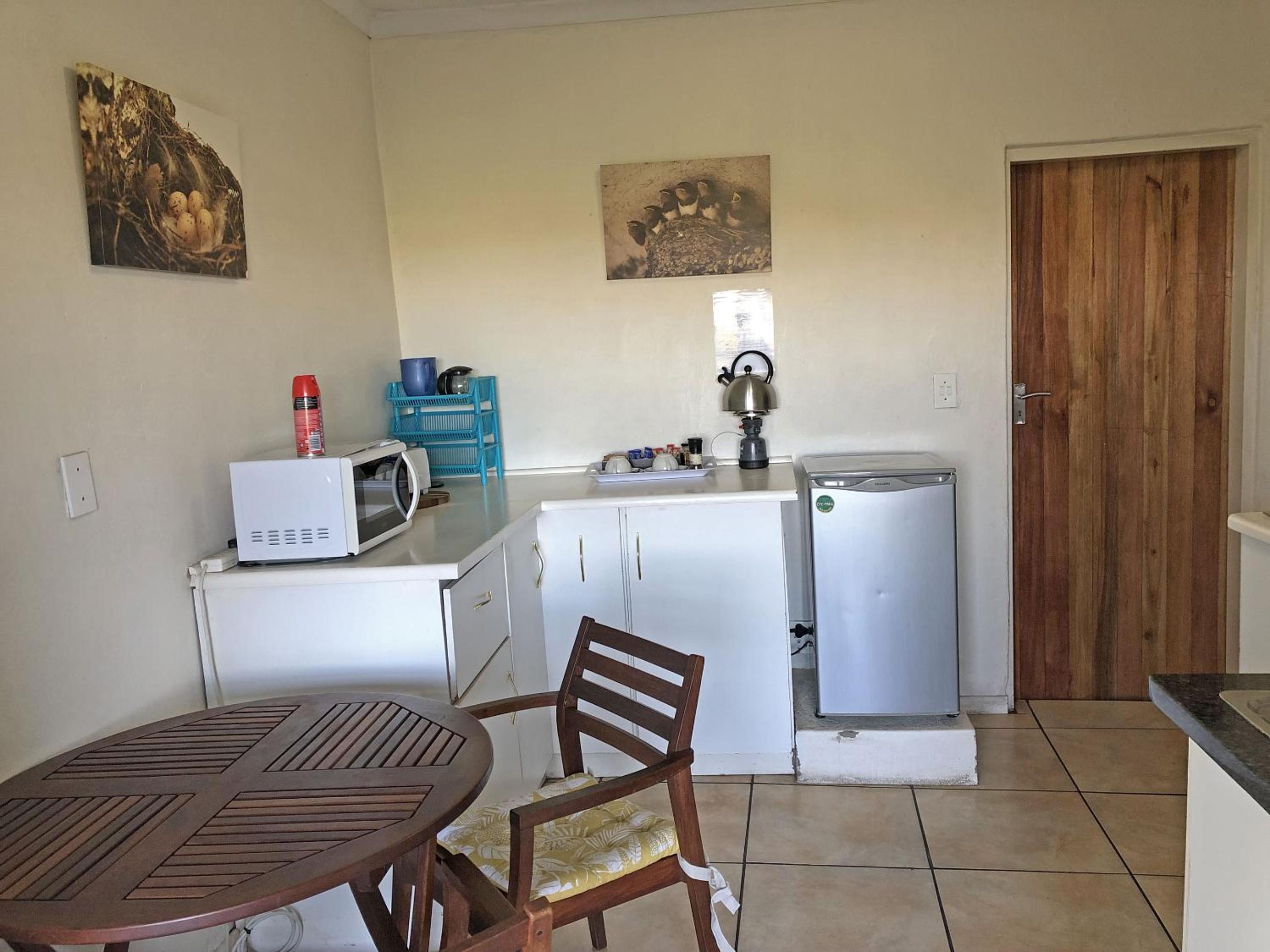 Studio Apartment - Photo 22