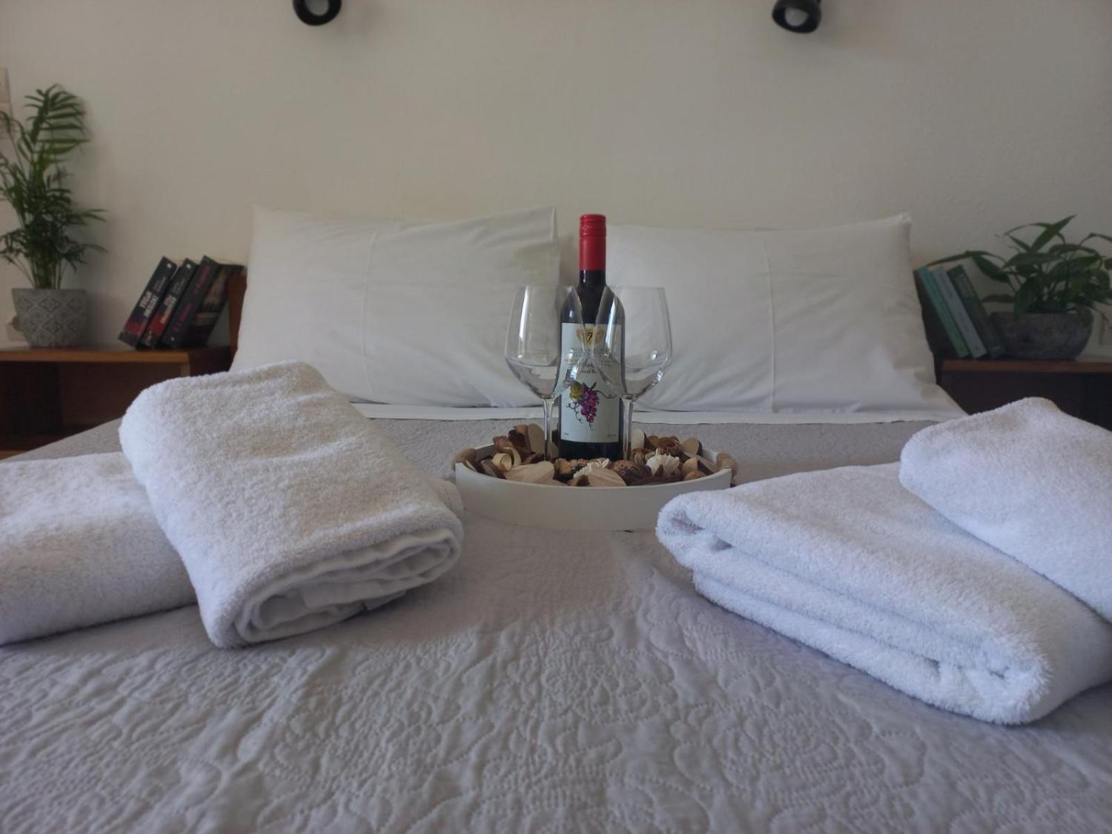 Classic Double Room with Sea View - Photo 2