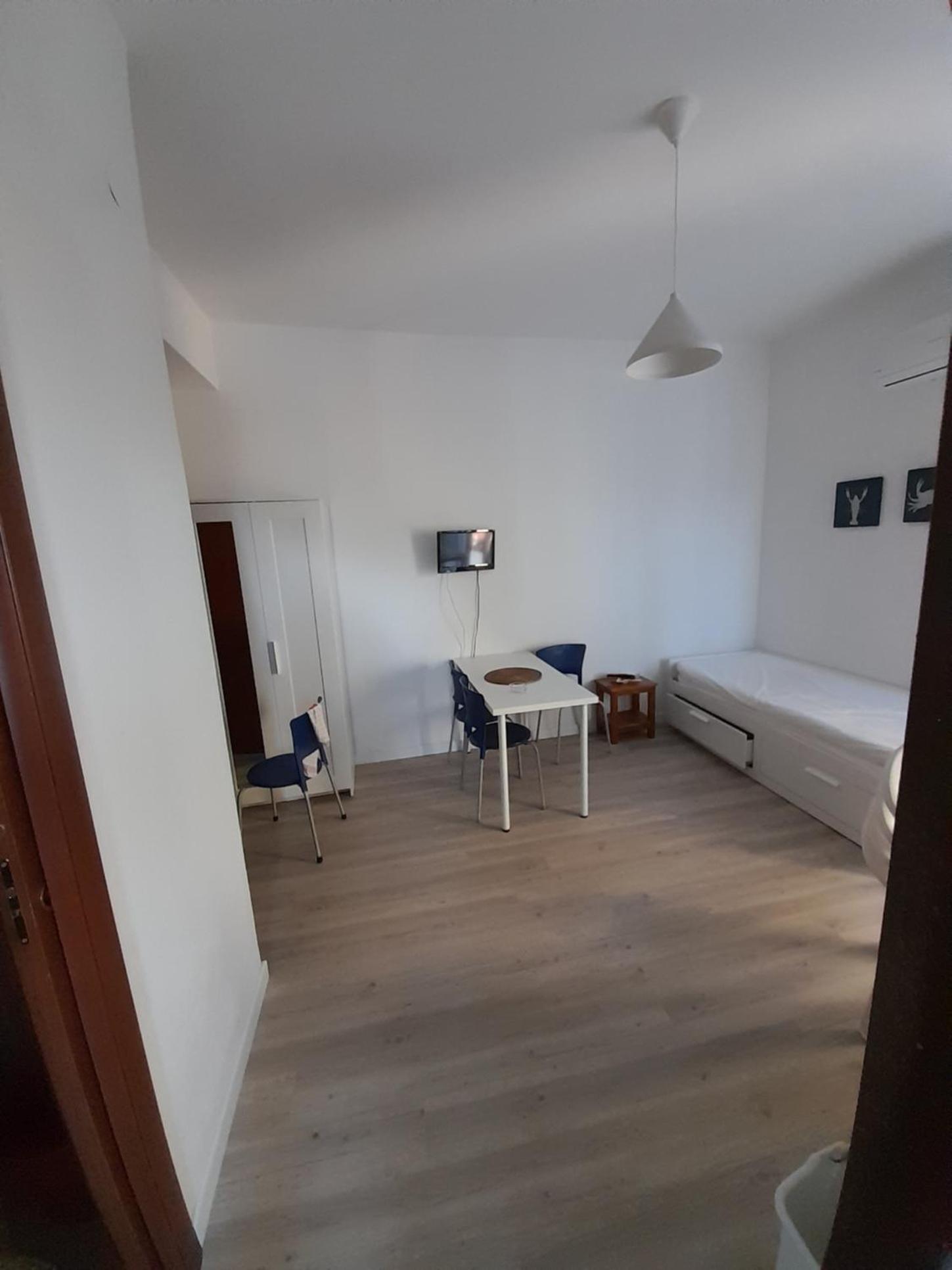 One-Bedroom Apartment with View photo 1