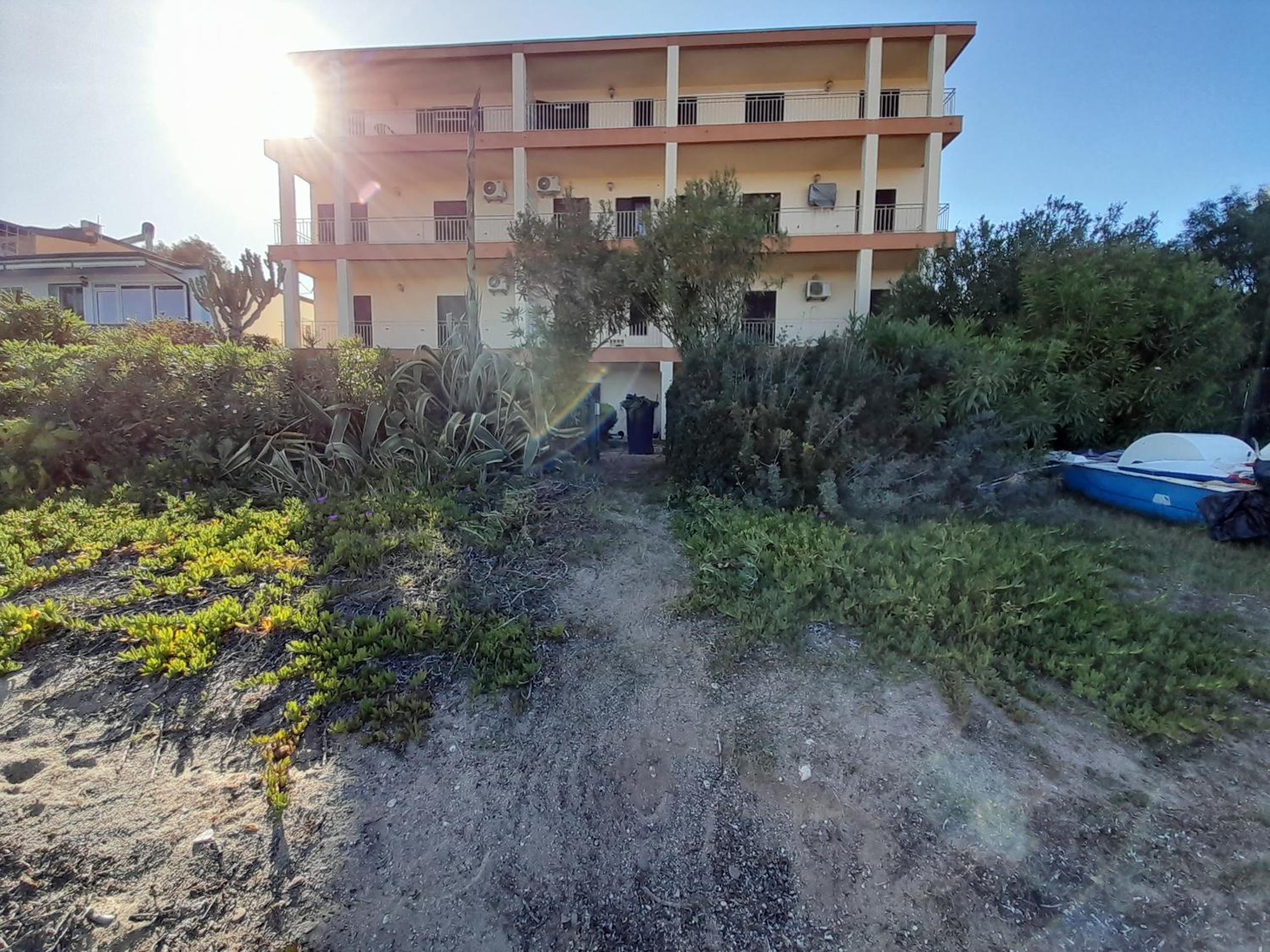 One-Bedroom Apartment with View photo 3