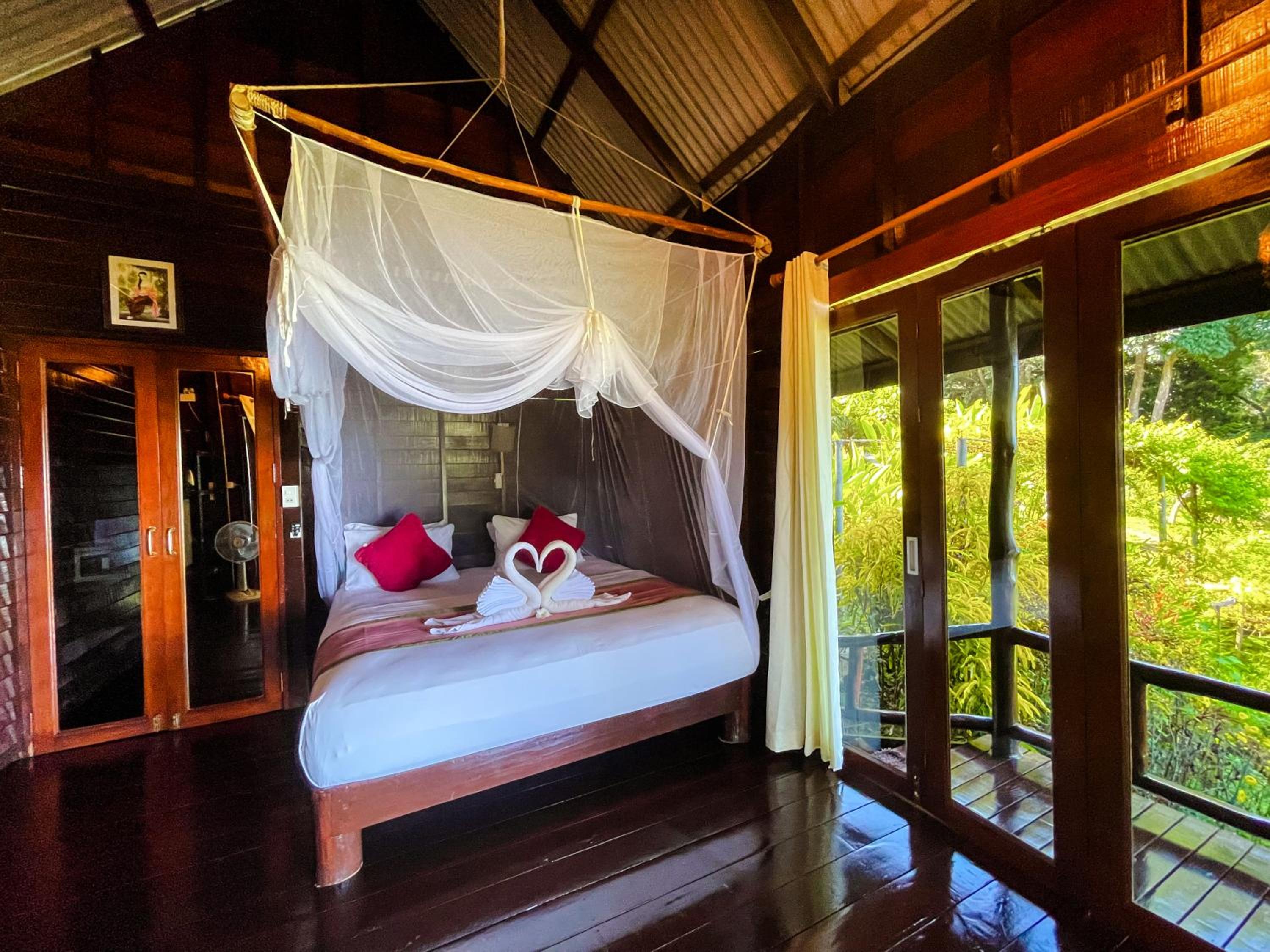 Double Room with Balcony and Sea View - Photo 9