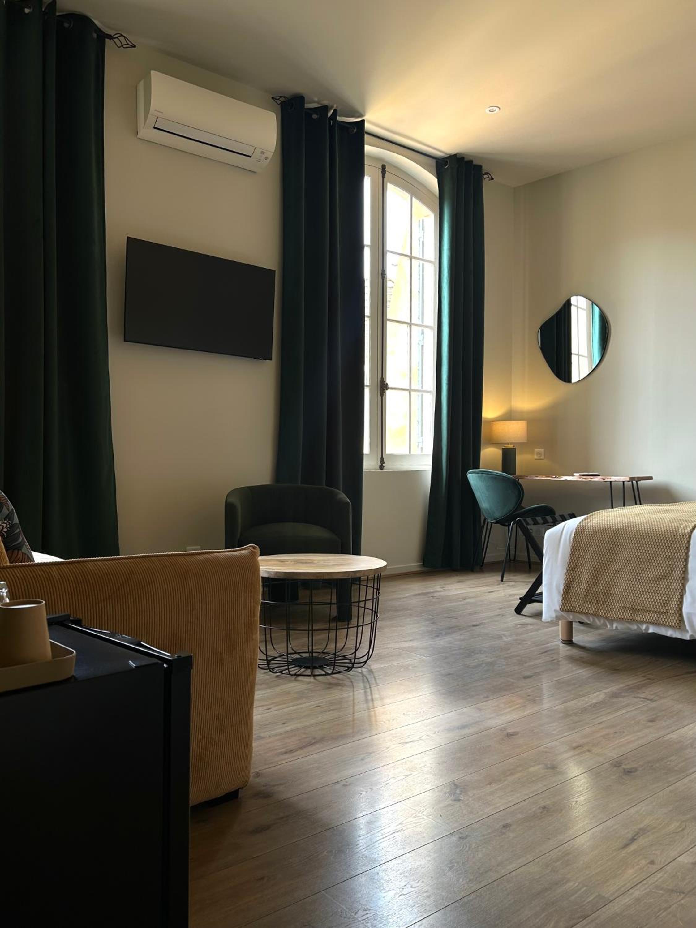 Deluxe Double Room - Photo 1