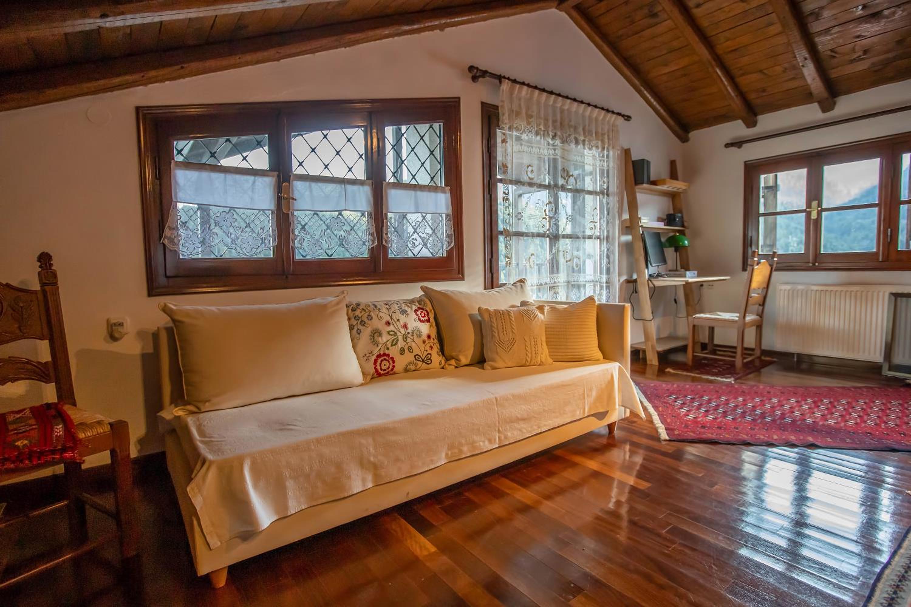 Three-Bedroom House photo 2