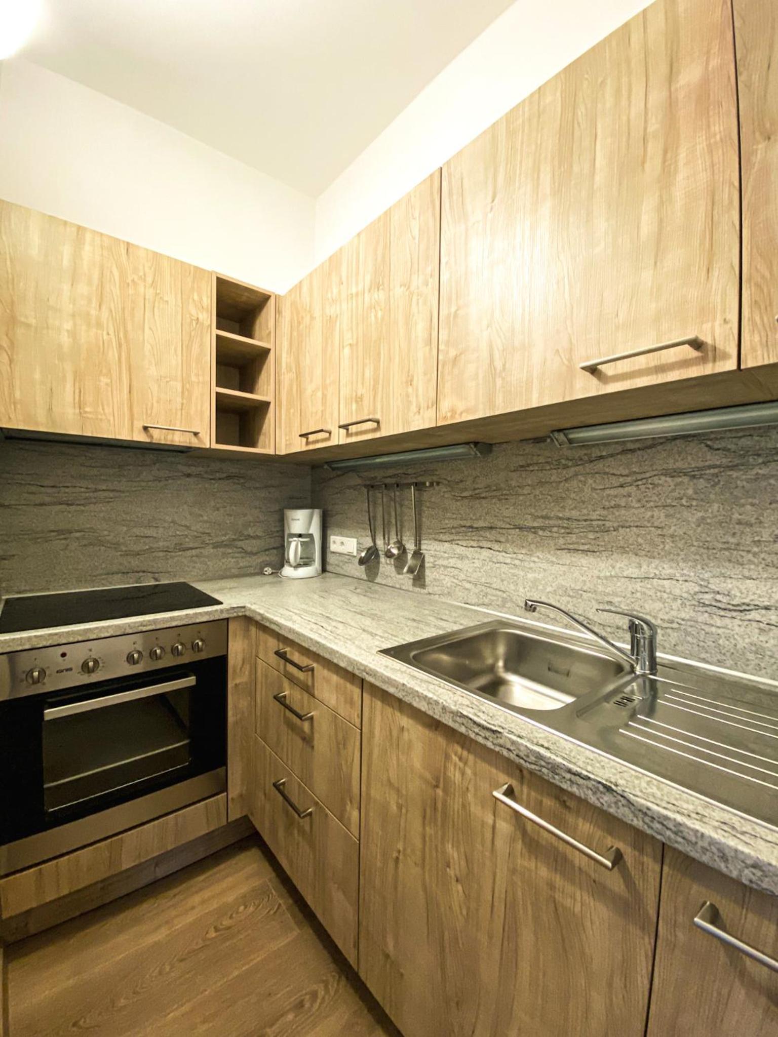 Studio (2 Adults) photo 2