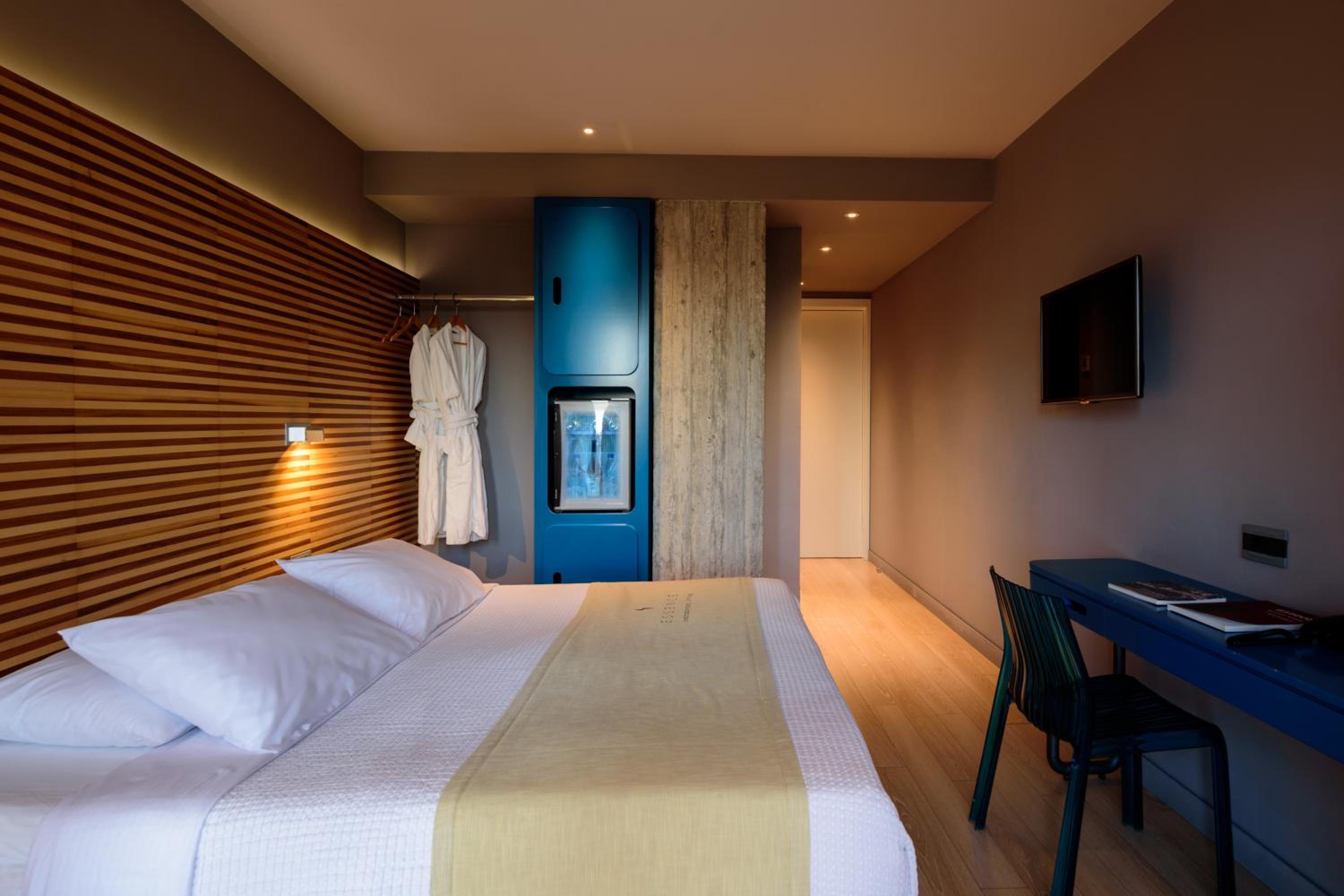 Premier Double or Twin Room with Mountain View photo 2