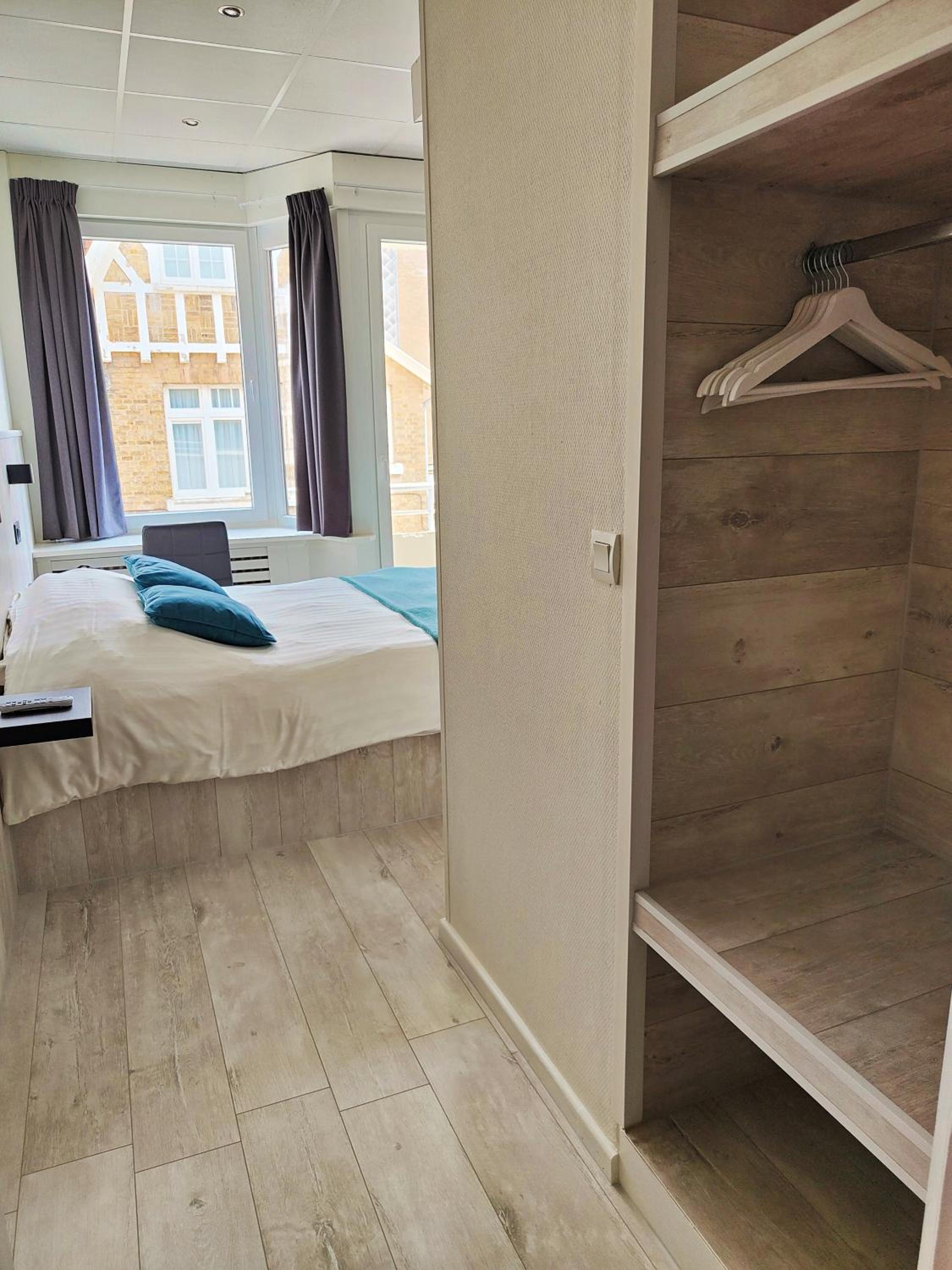 Double Room - Photo 5