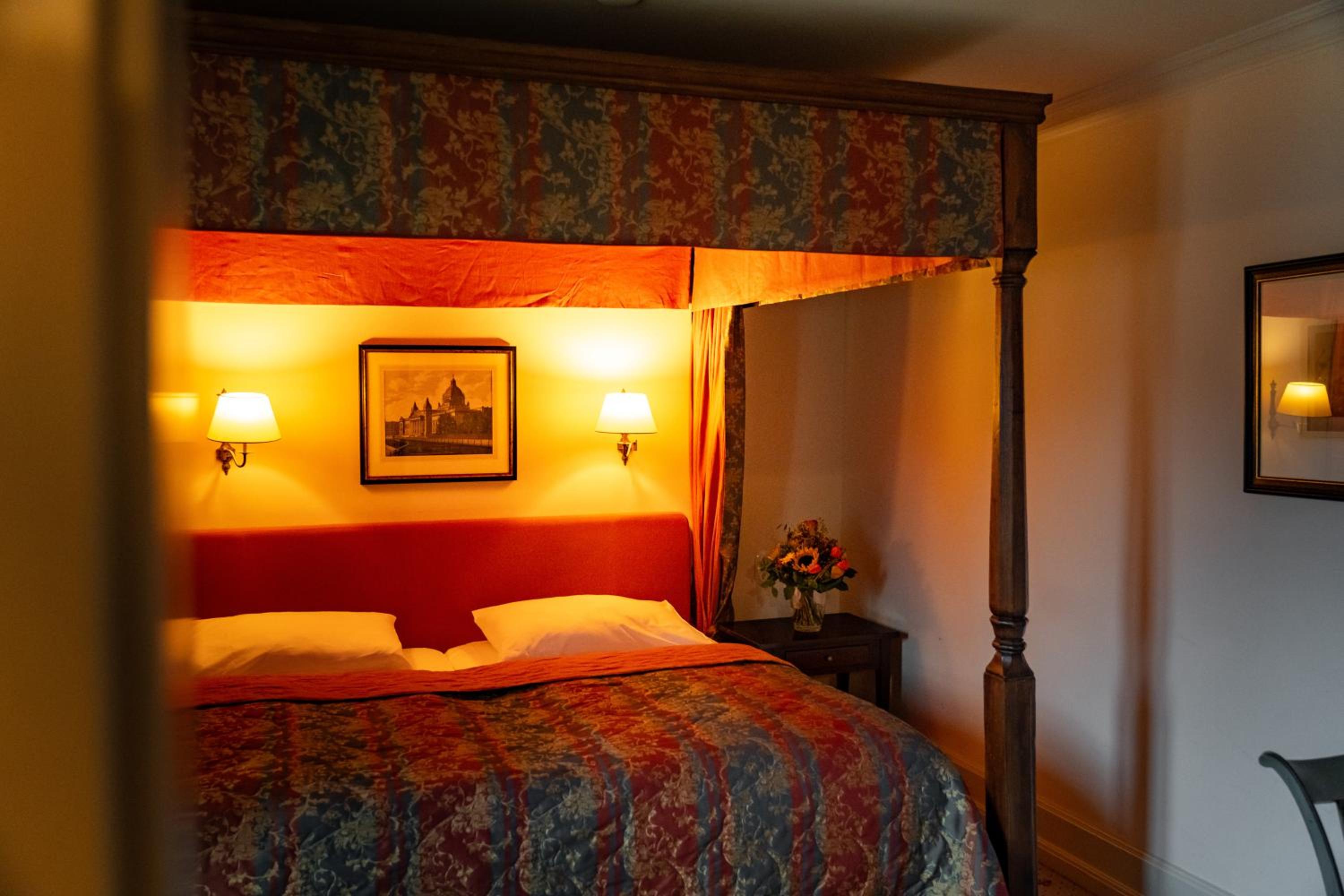 Deluxe Suite - Photo 7