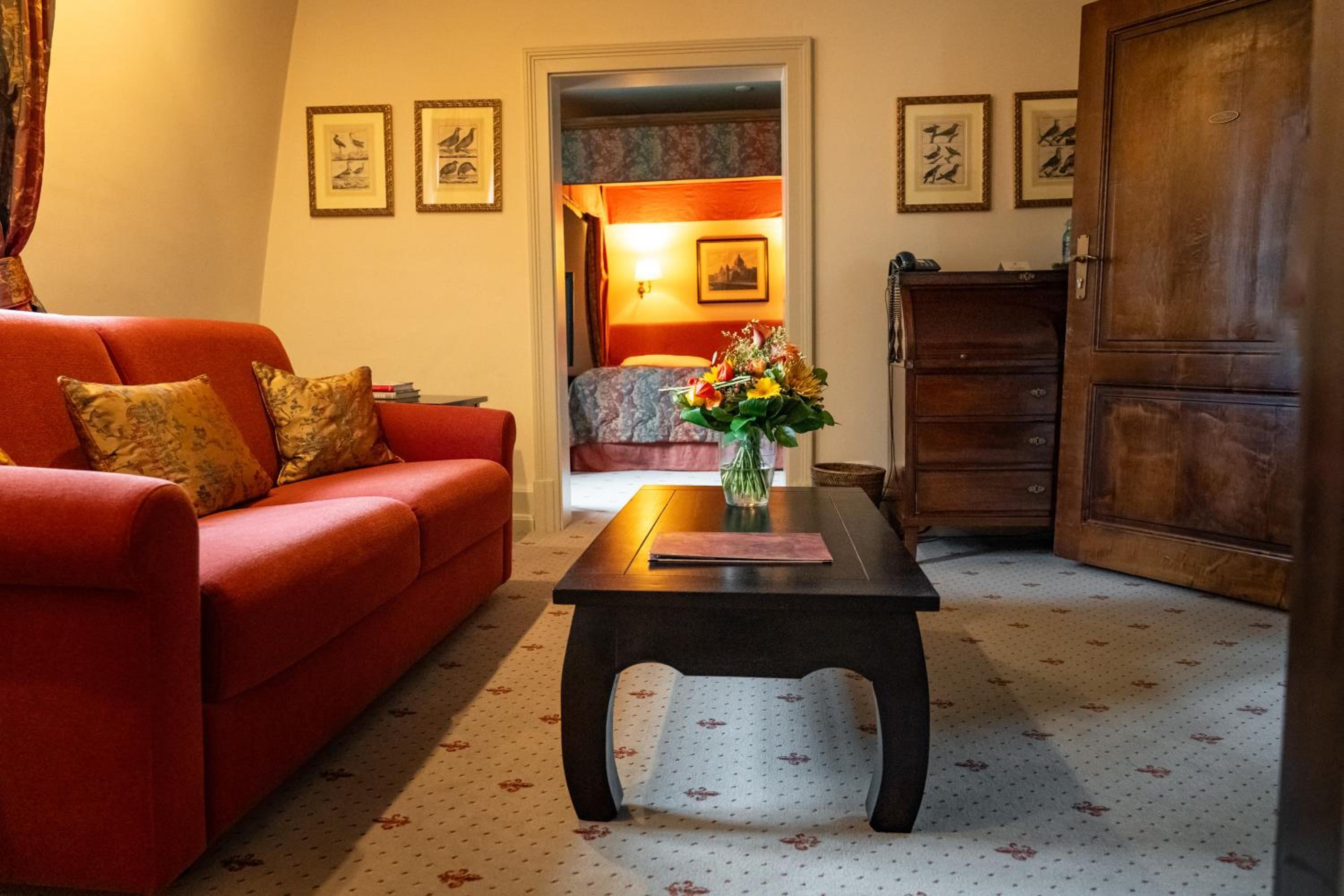 Deluxe Suite - Photo 8