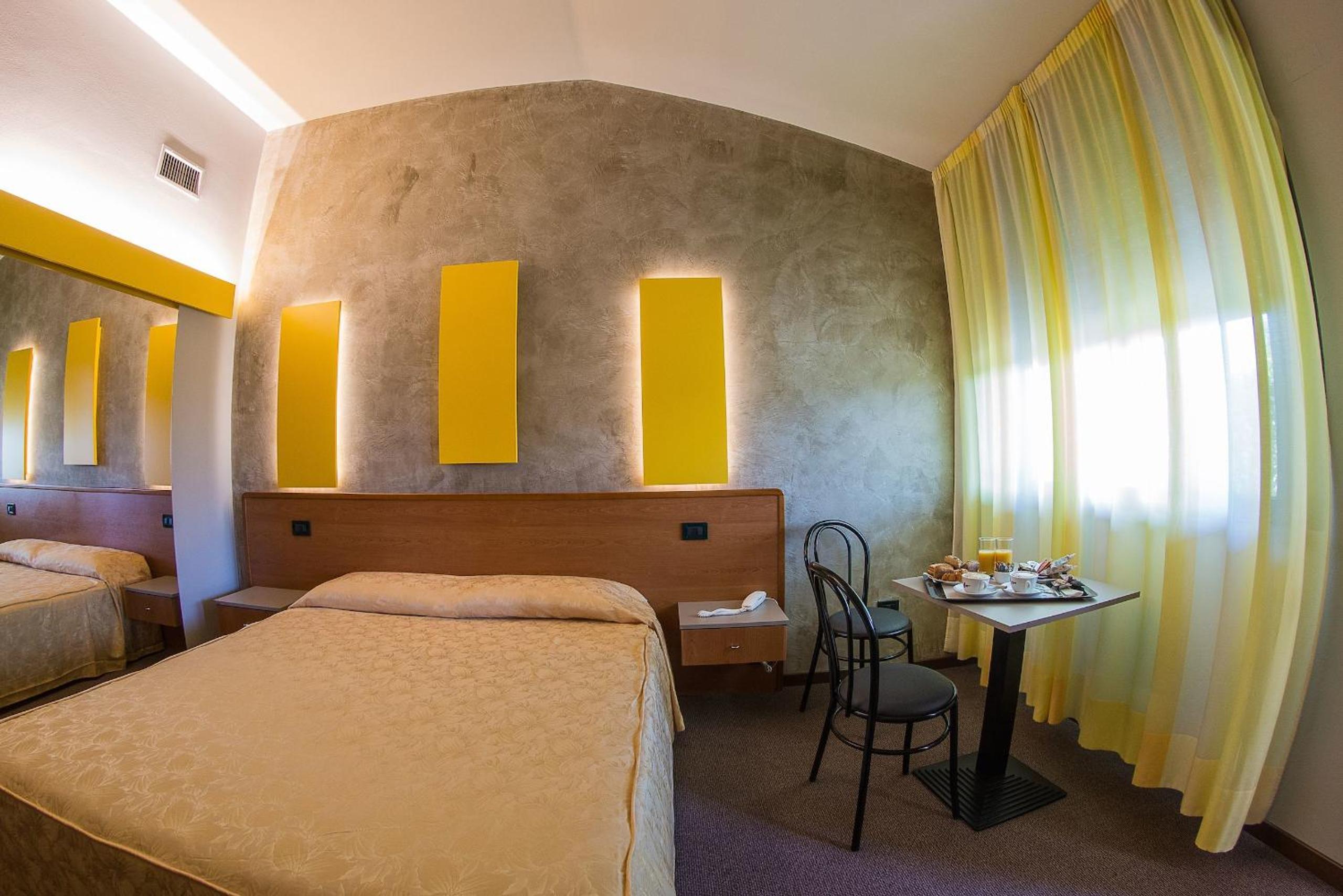Double Room - Photo 4