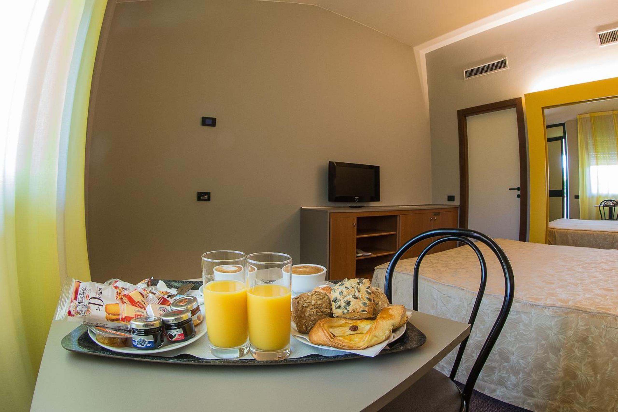 Double Room - Photo 3