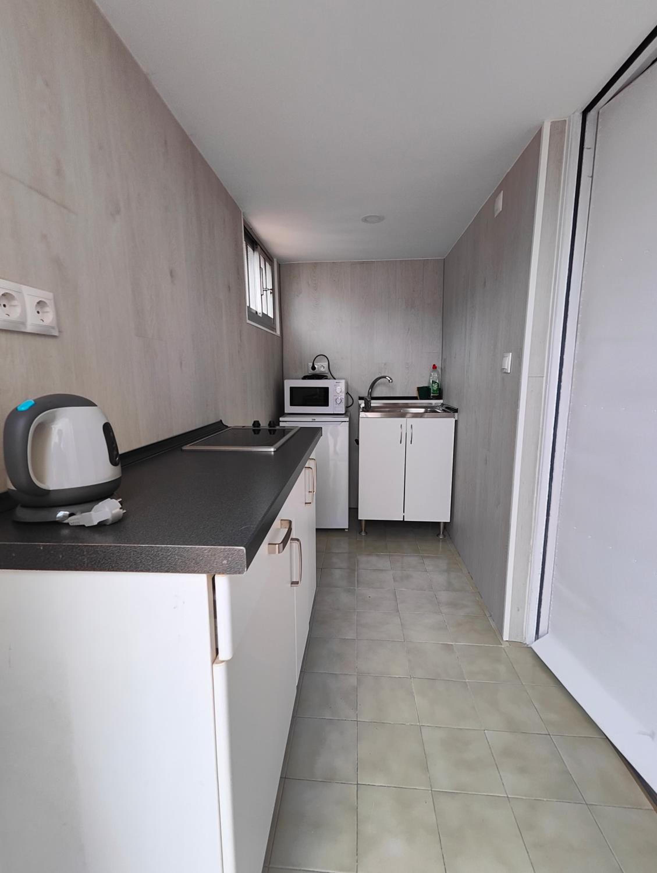 Studio - Attic - Photo 8
