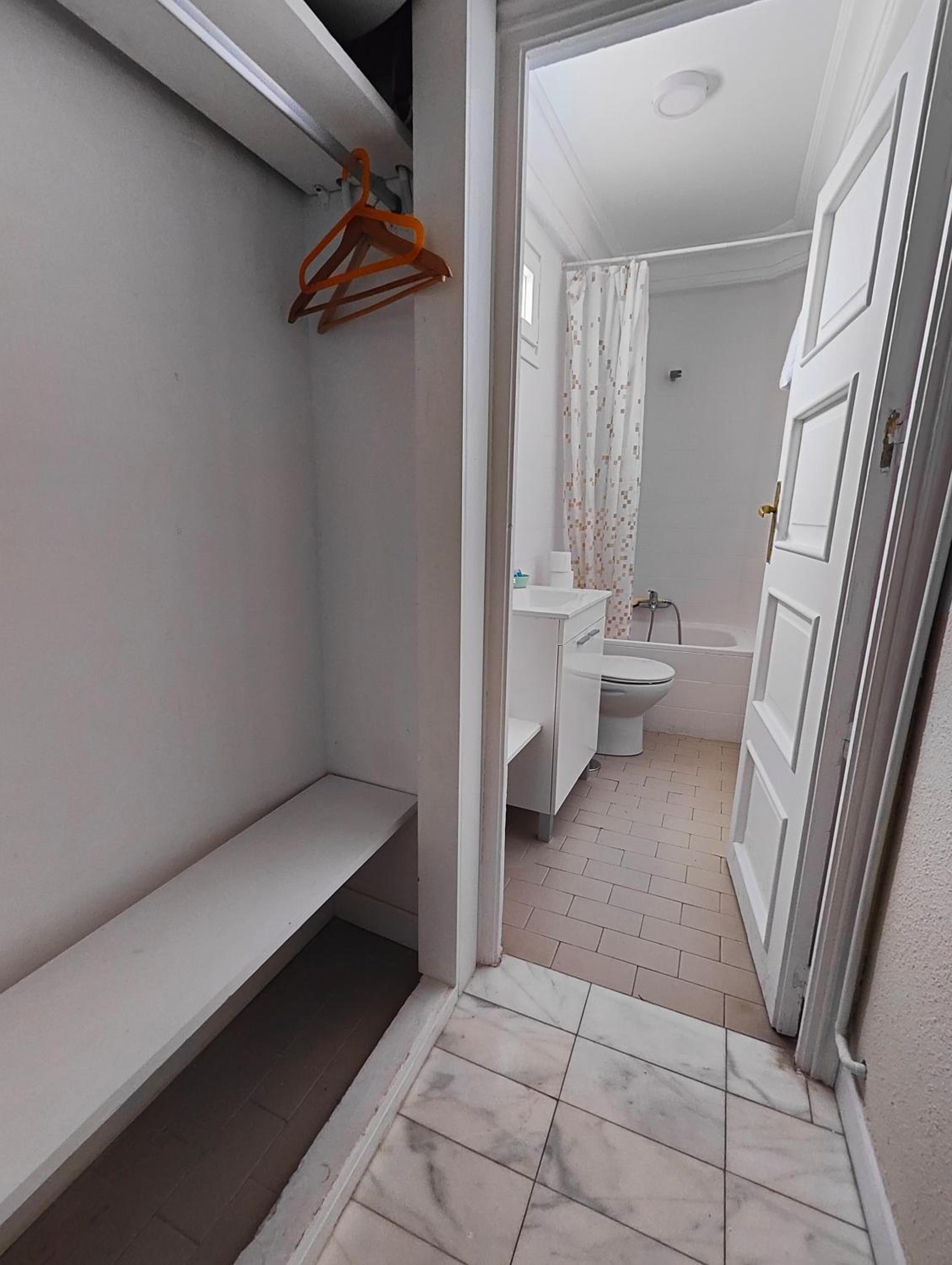 Studio - Attic - Photo 5