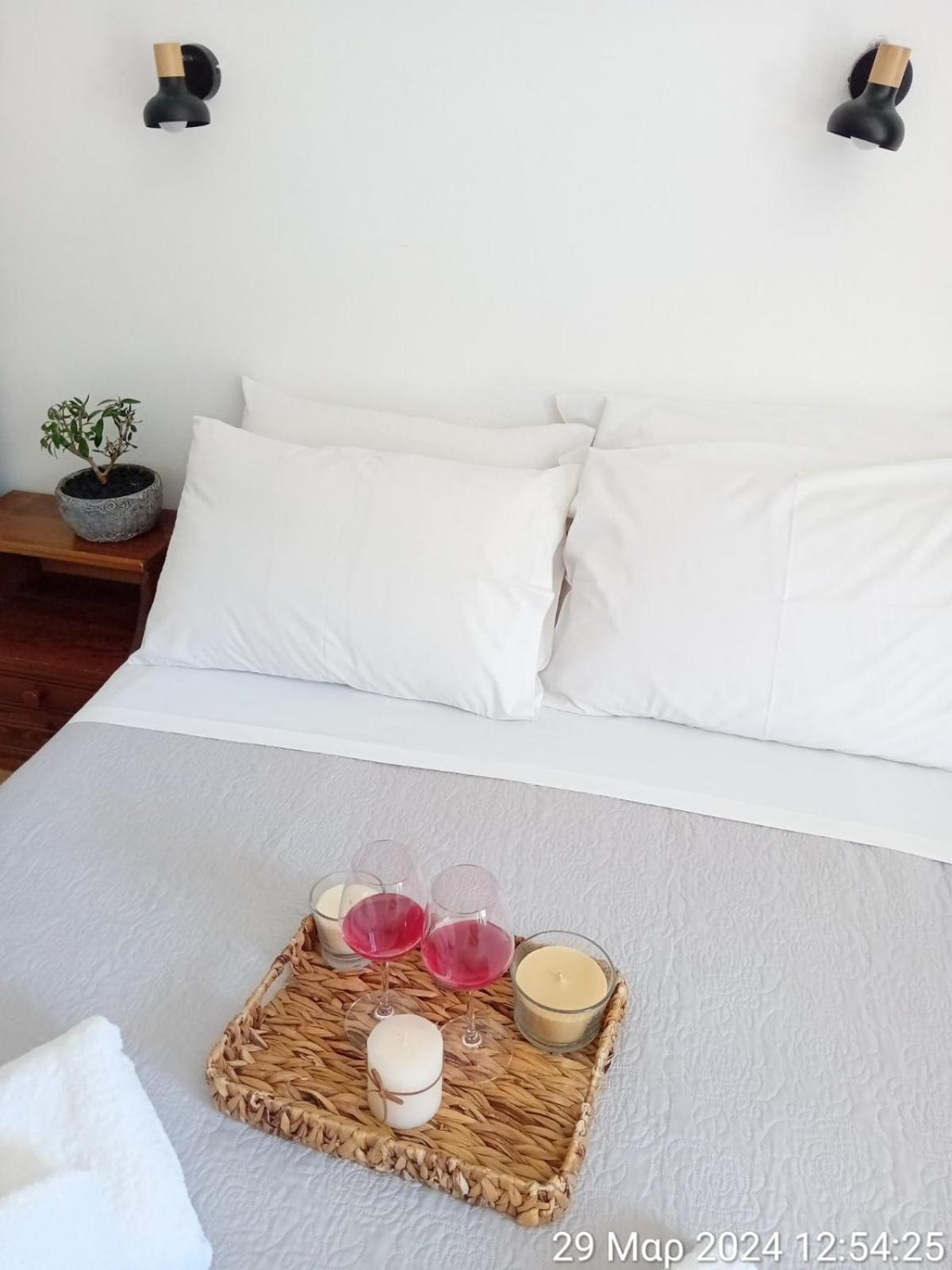 Classic Double Room with Sea View - Photo 13