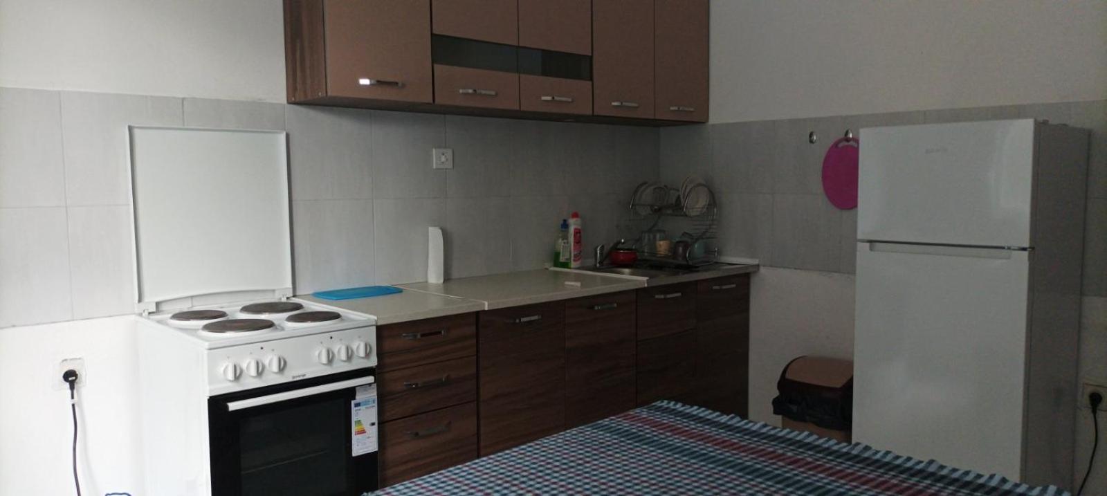 Apartment photo 2