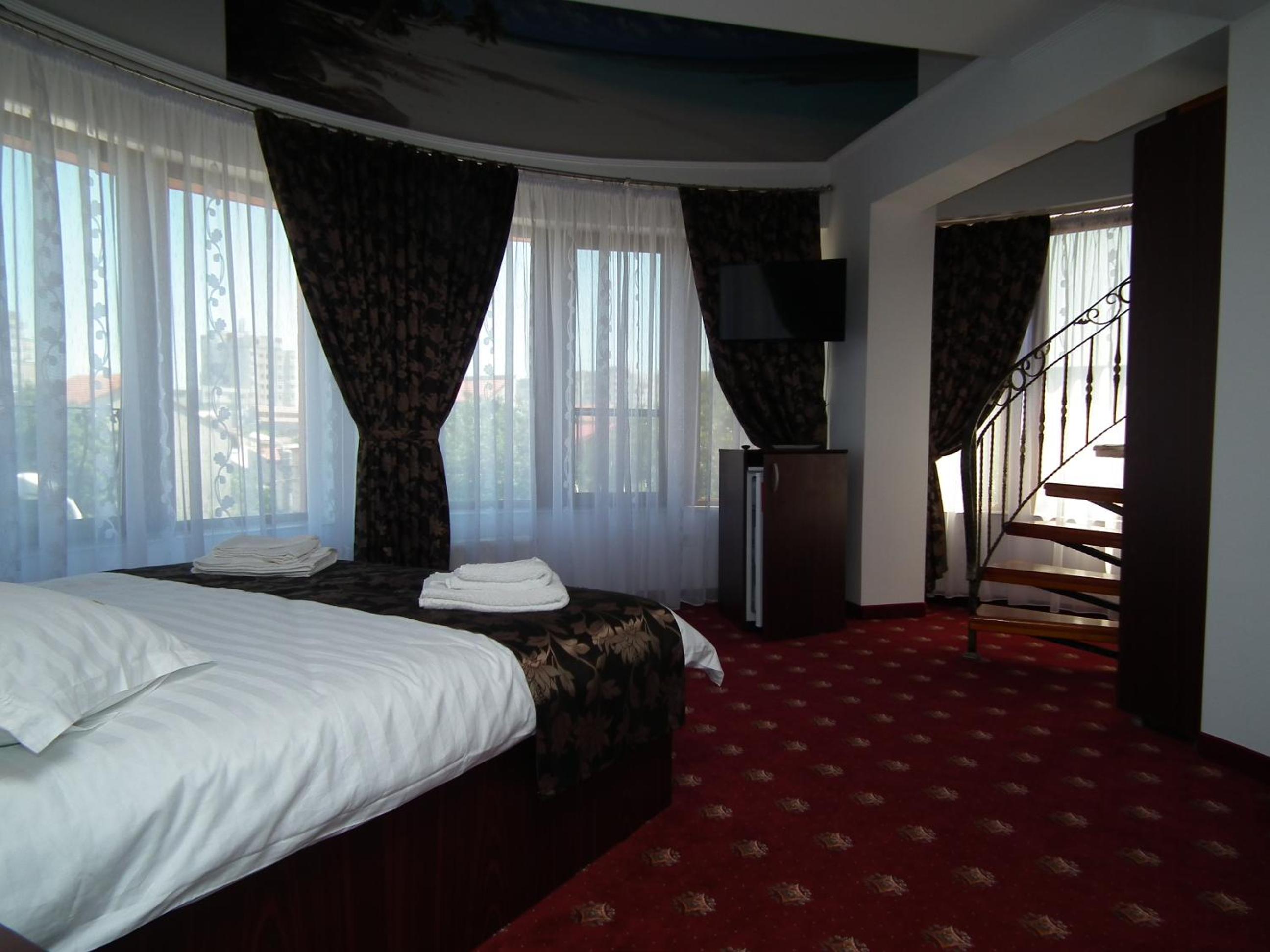 Double Room - Photo 2