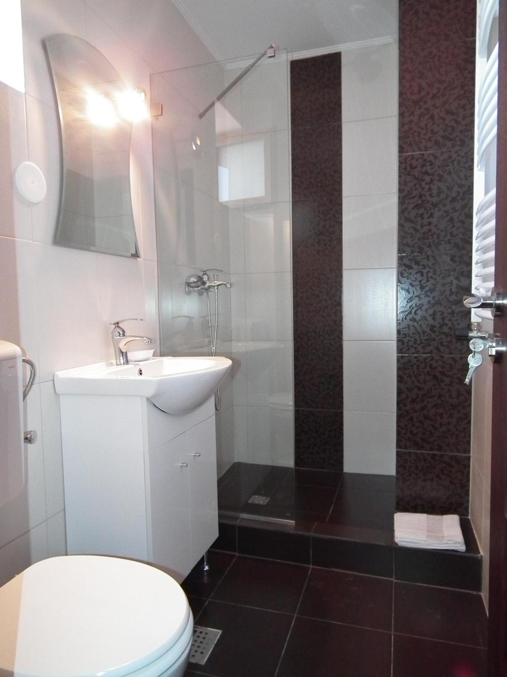 Twin Room - Photo 3