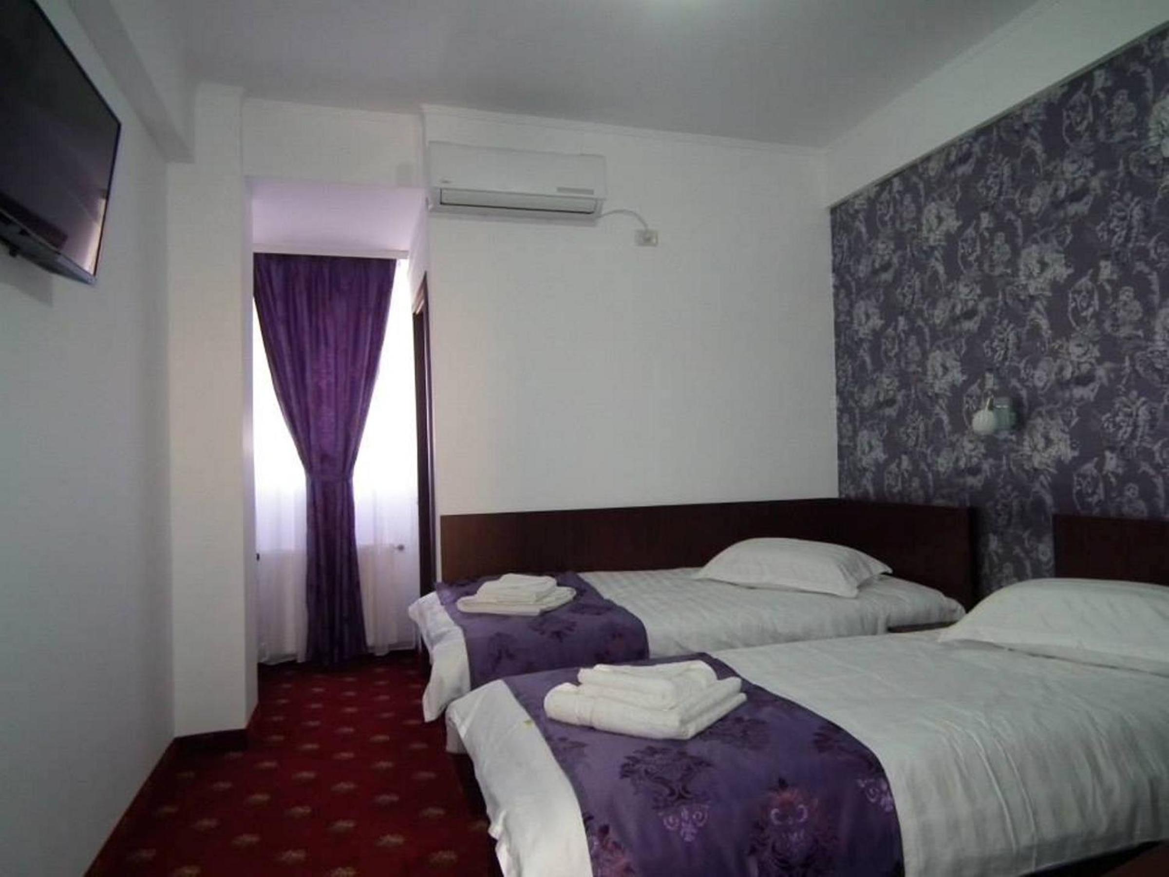Twin Room - Photo 4