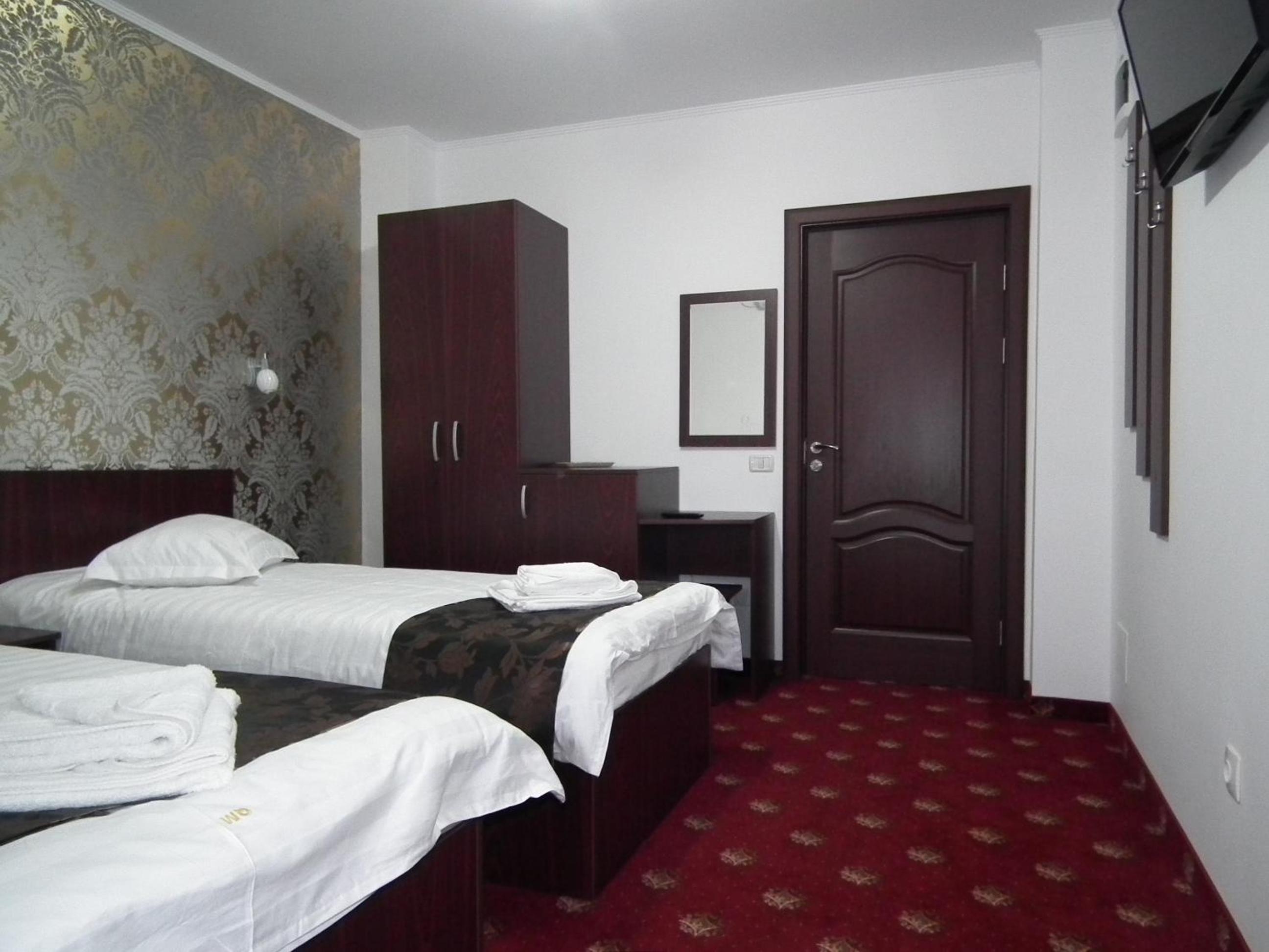 Twin Room - Photo 5
