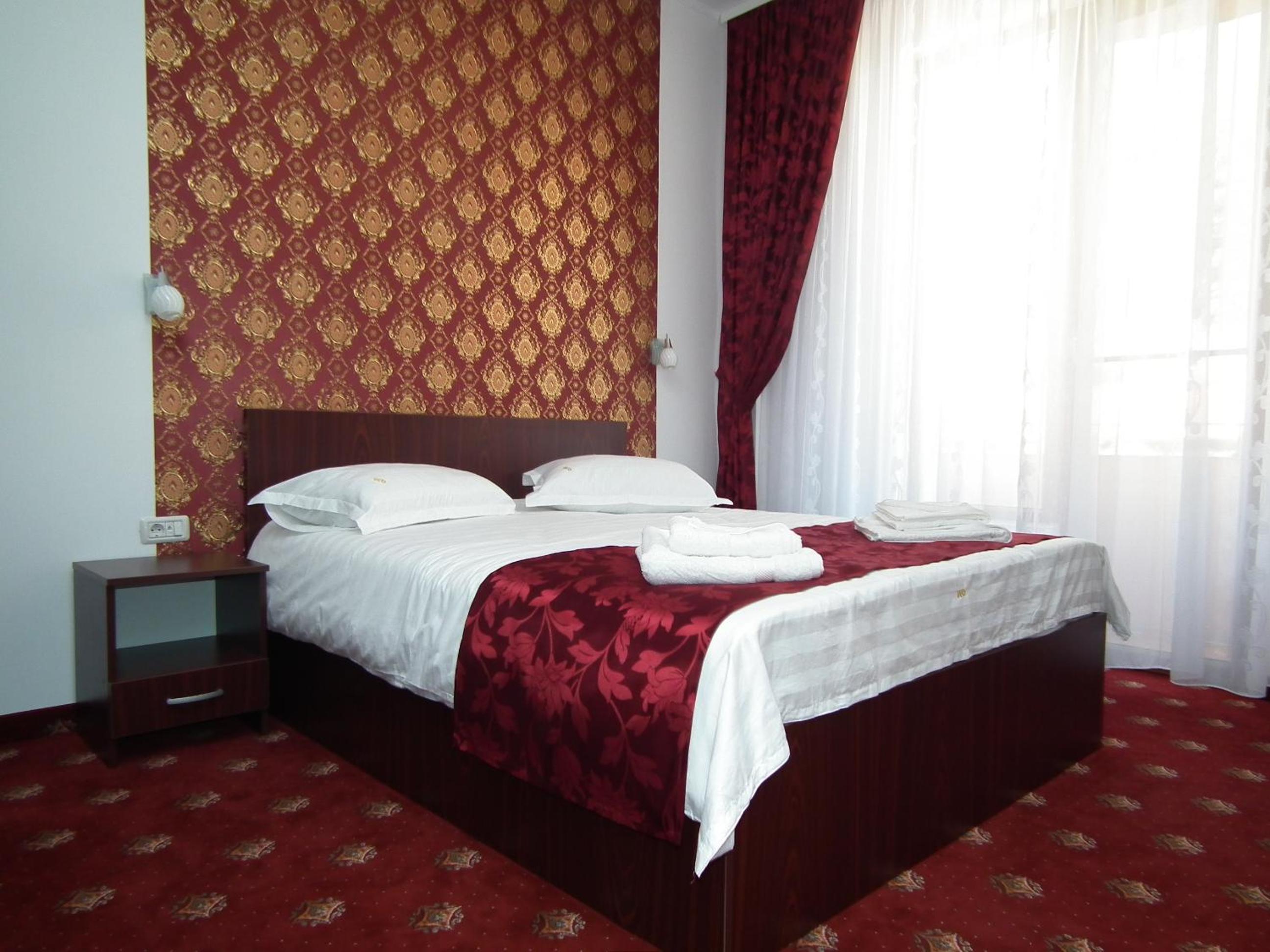 Double Room - Photo 18