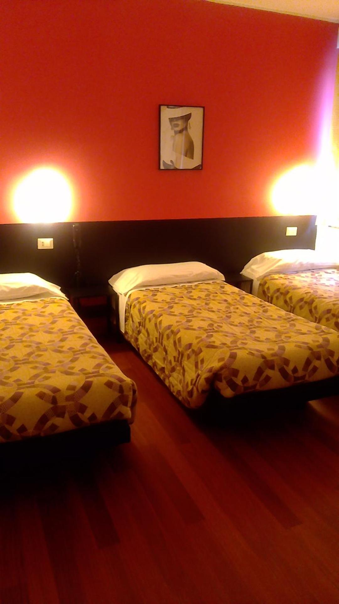 Triple Room - Photo 1