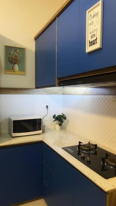 Three-Bedroom House photo 2