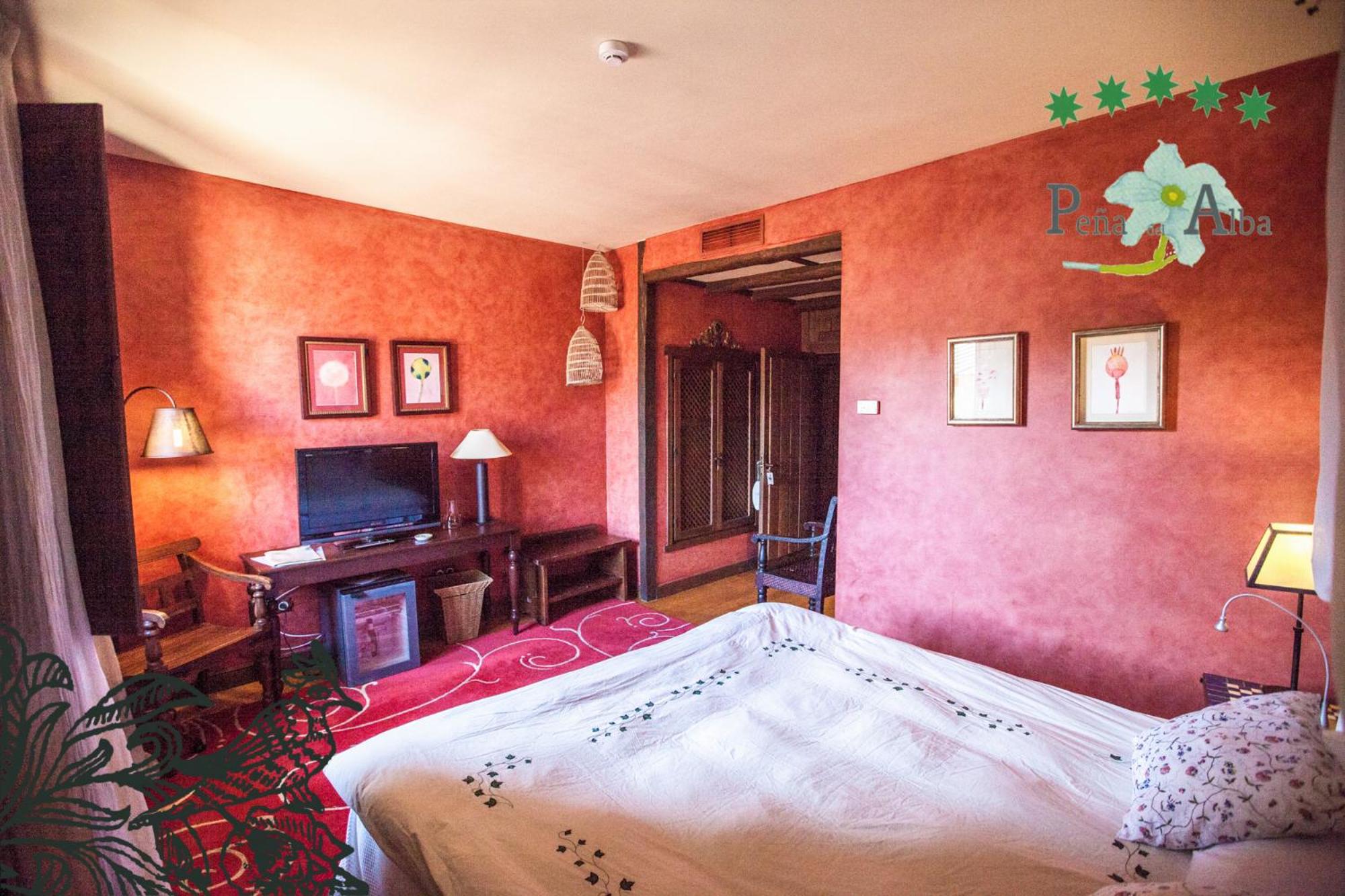 Double or Twin Room - Photo 3