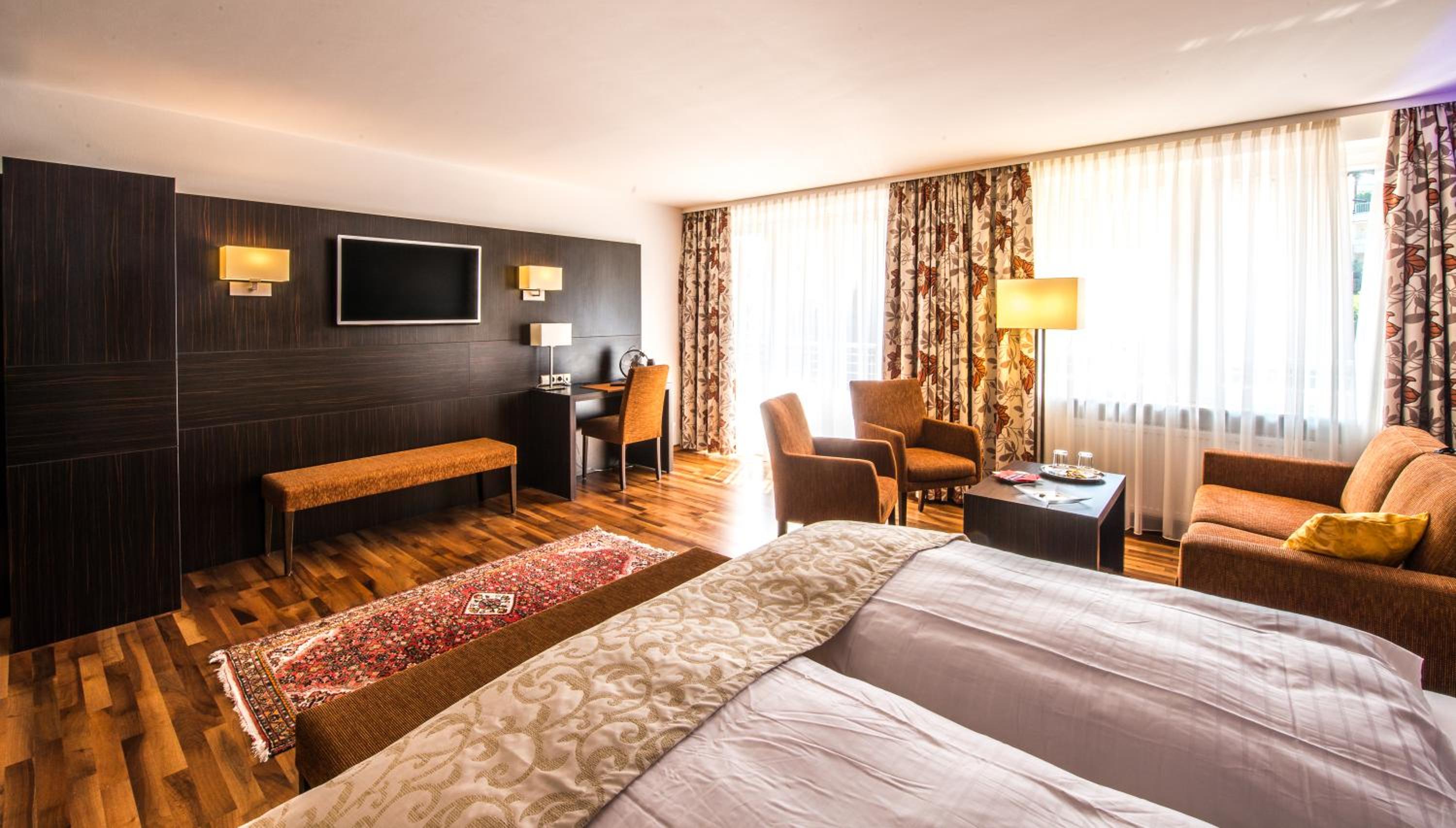 Junior Suite with Balcony photo 2