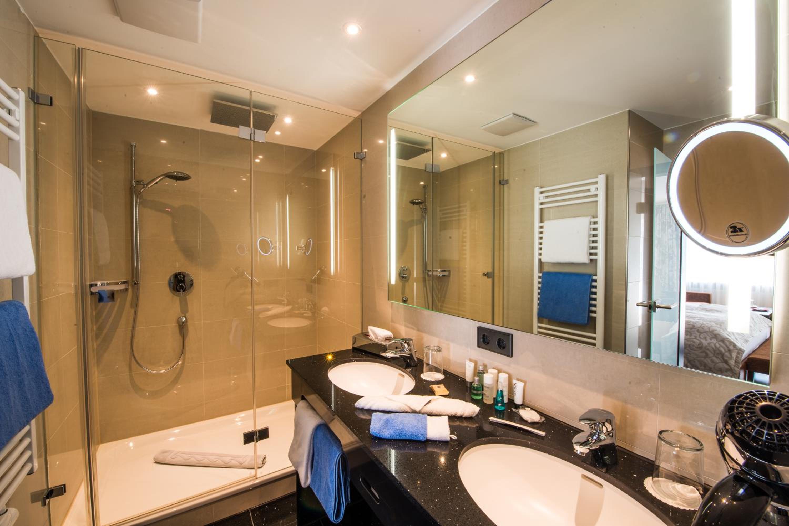 Junior Suite with Balcony photo 3
