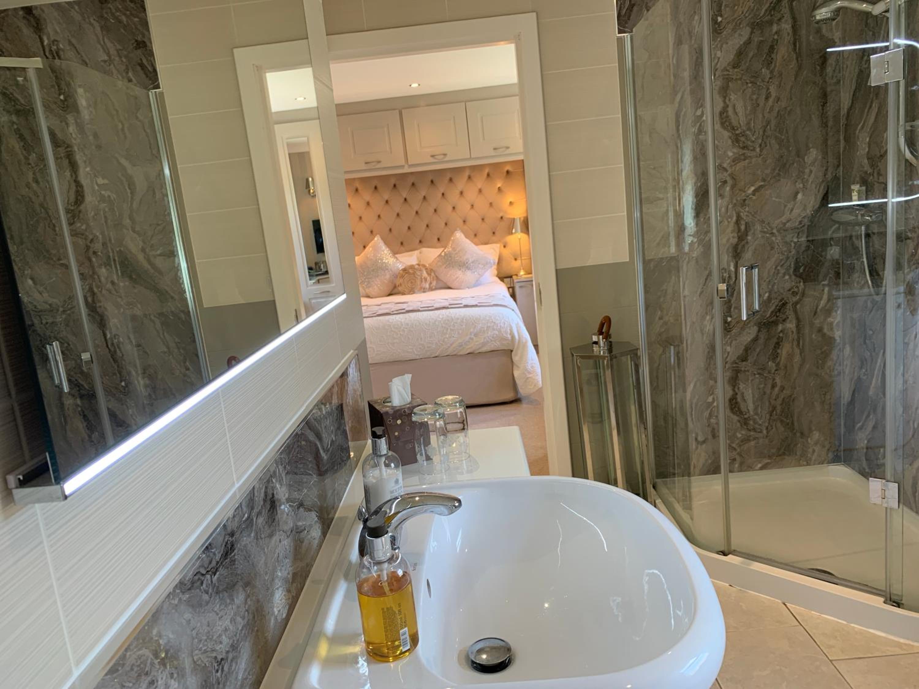 Standard Double Room with Shower photo 3