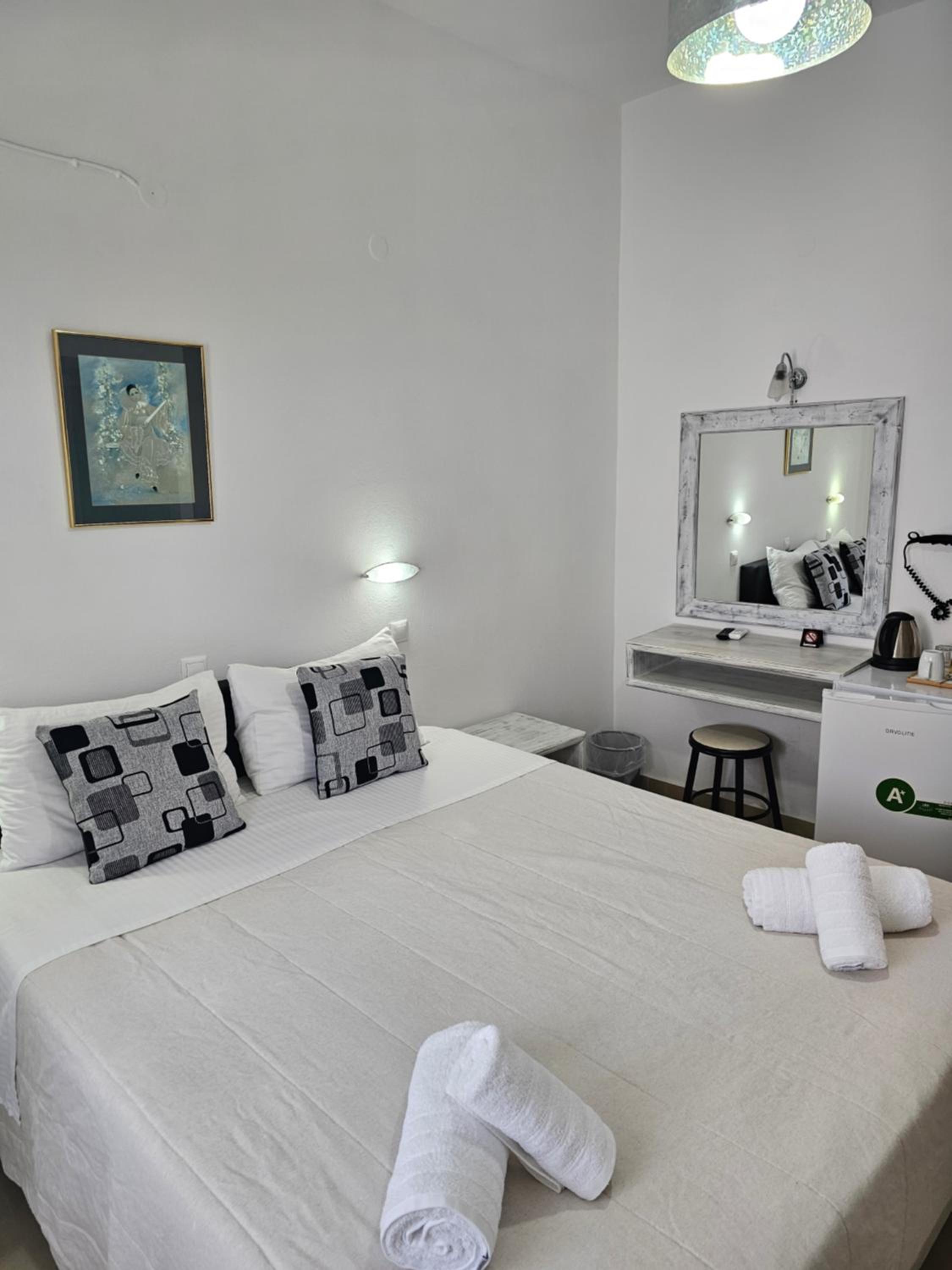 Standard Double Room - Photo 6