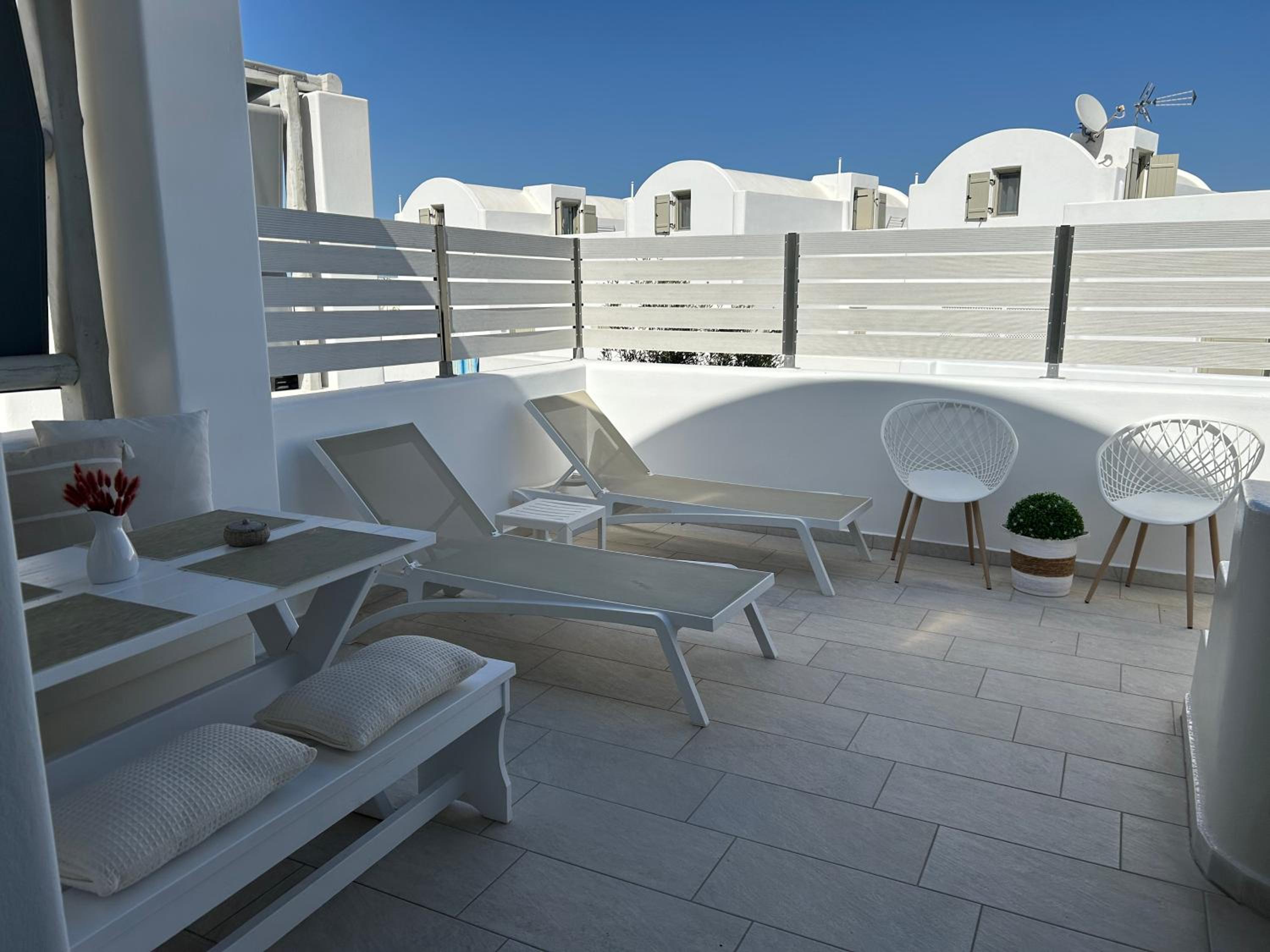 Studio Apartment photo 3