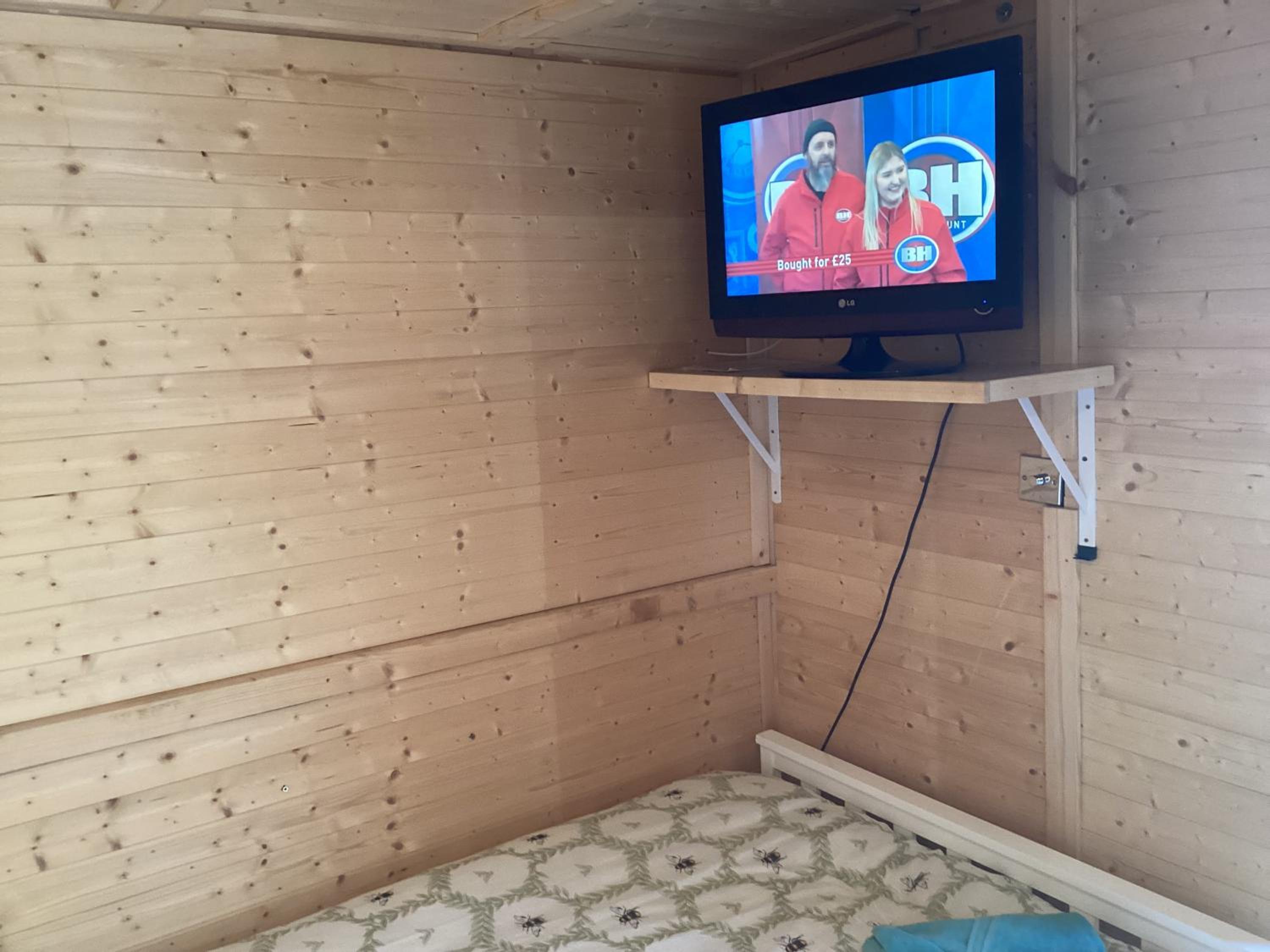 Double Room with Private Bathroom - Photo 4