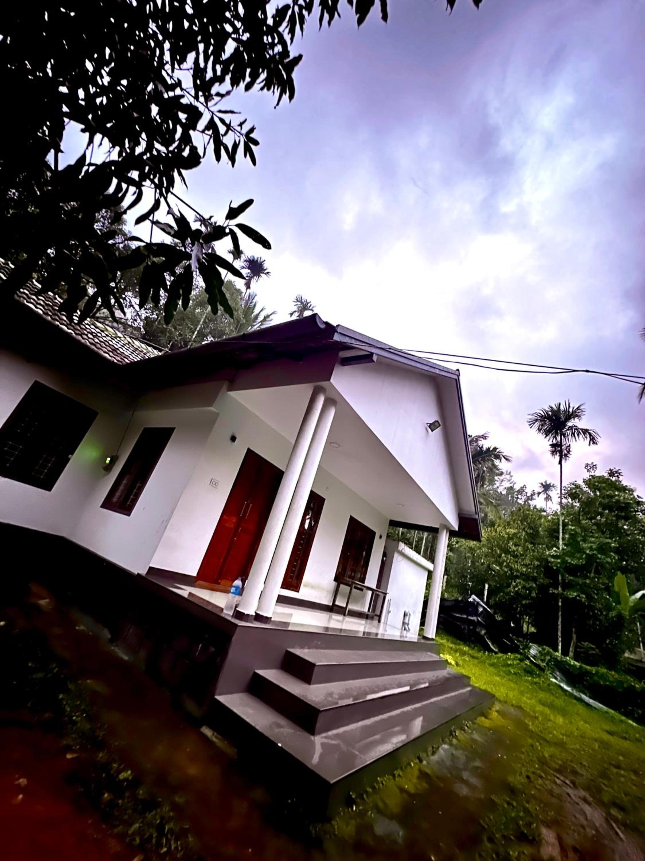 Three-Bedroom House photo 2