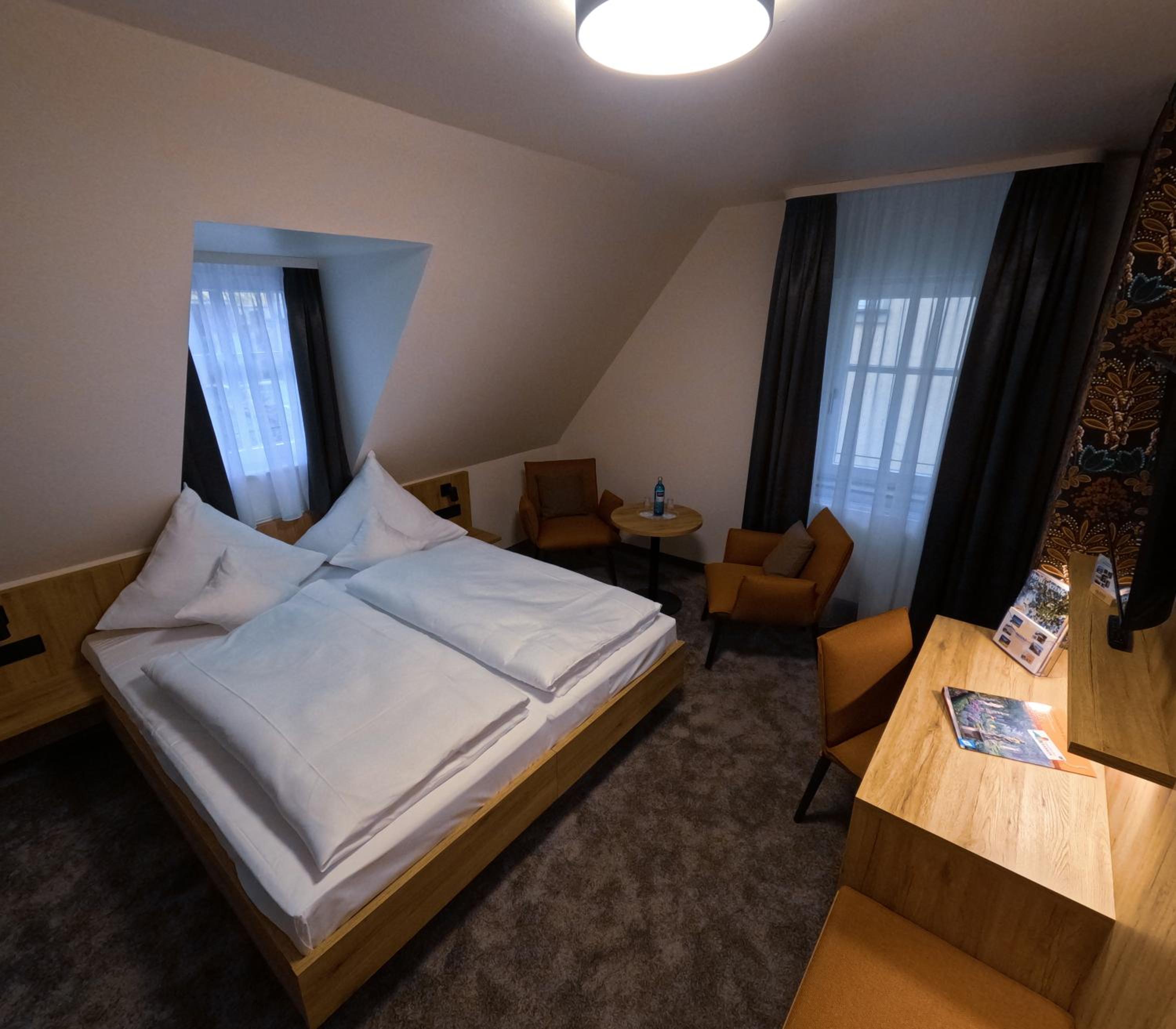 Deluxe Double Room - Photo 2