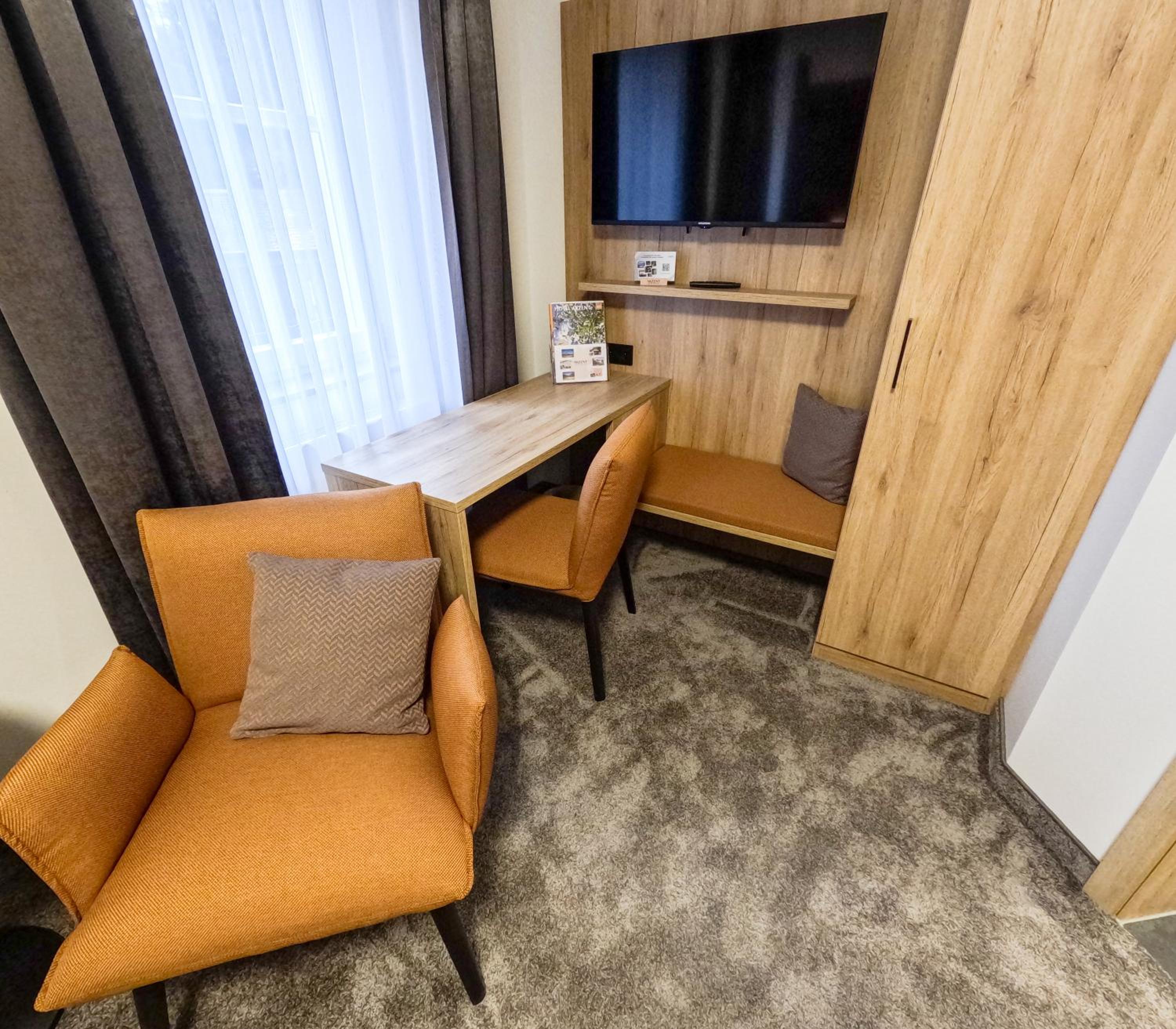 Deluxe Double Room - Photo 5